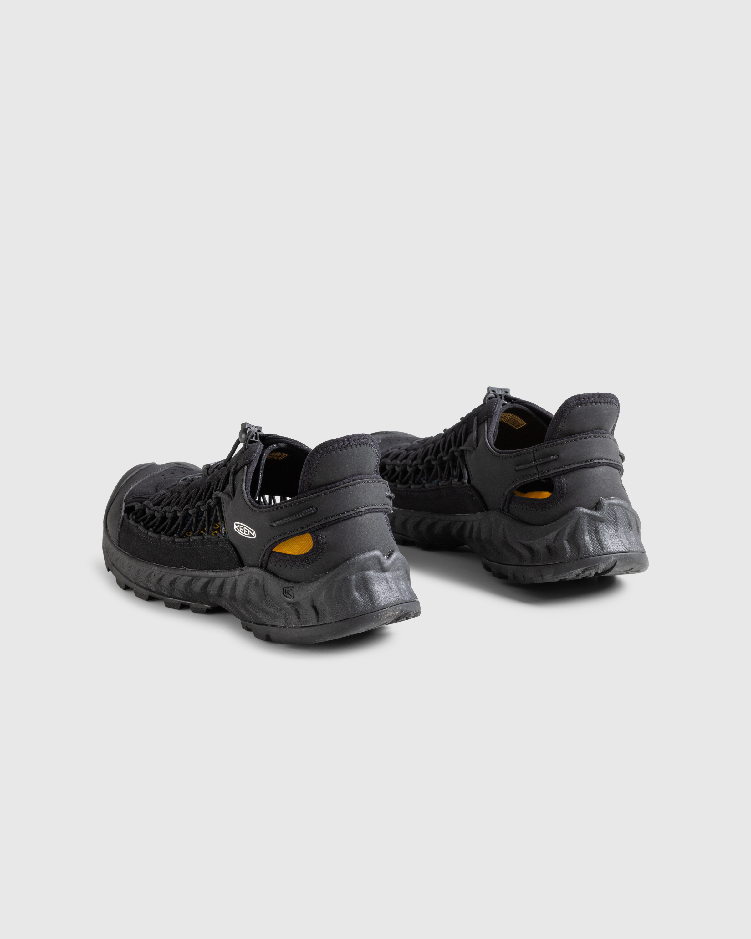 Keen – Uneek NXIS M Triple Black - Low Top Sneakers - Black - Image 4