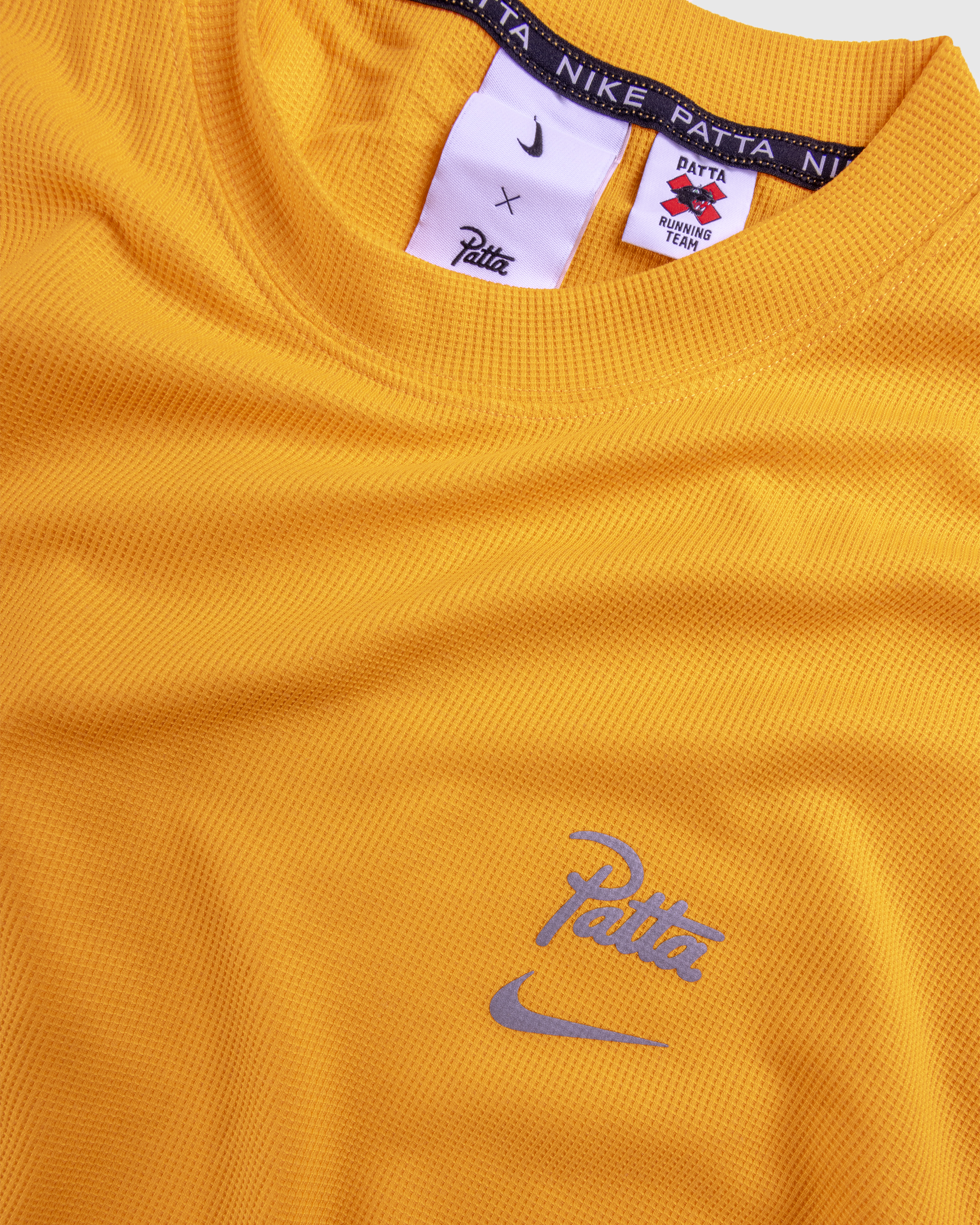 Nike x Patta – Running Team T-Shirt Sundial - T-Shirts - Yellow - Image 7