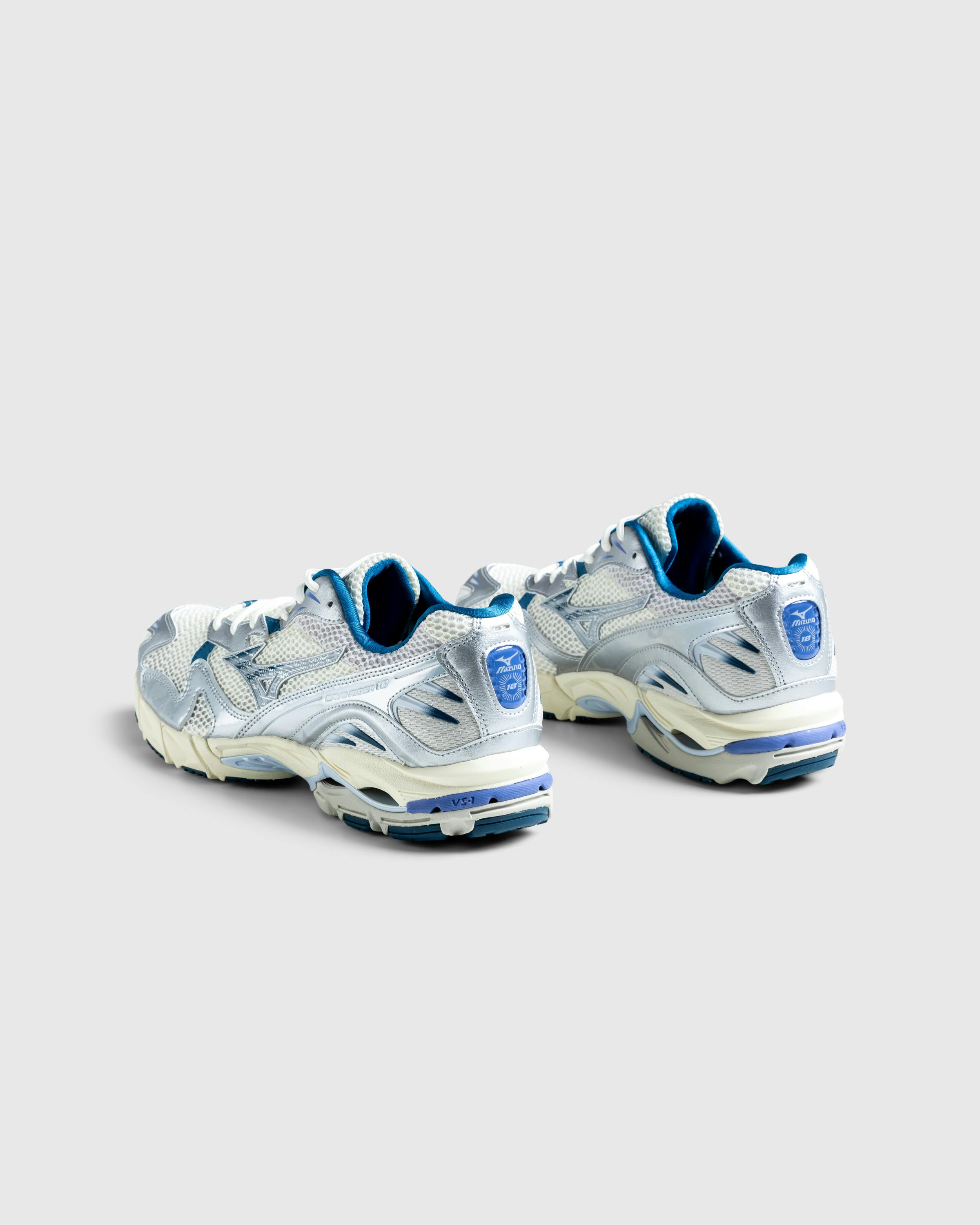 Mizuno – Wave Rider 10 Arctic Ice/Snow White - Low Top Sneakers - White - Image 4