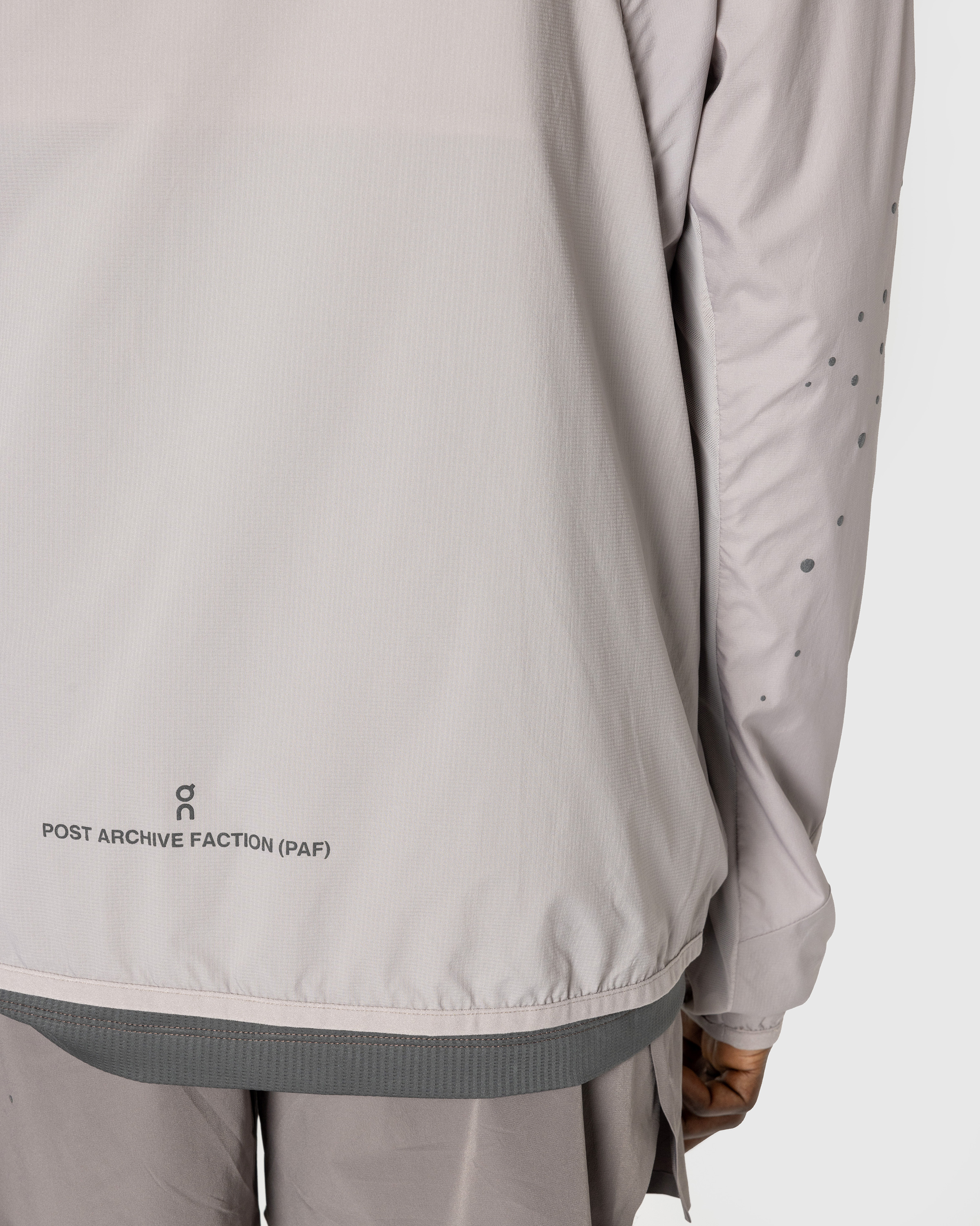 On x Post Archive Faction (PAF) – Running Jacket Zinc - Outerwear - Grey - Image 6