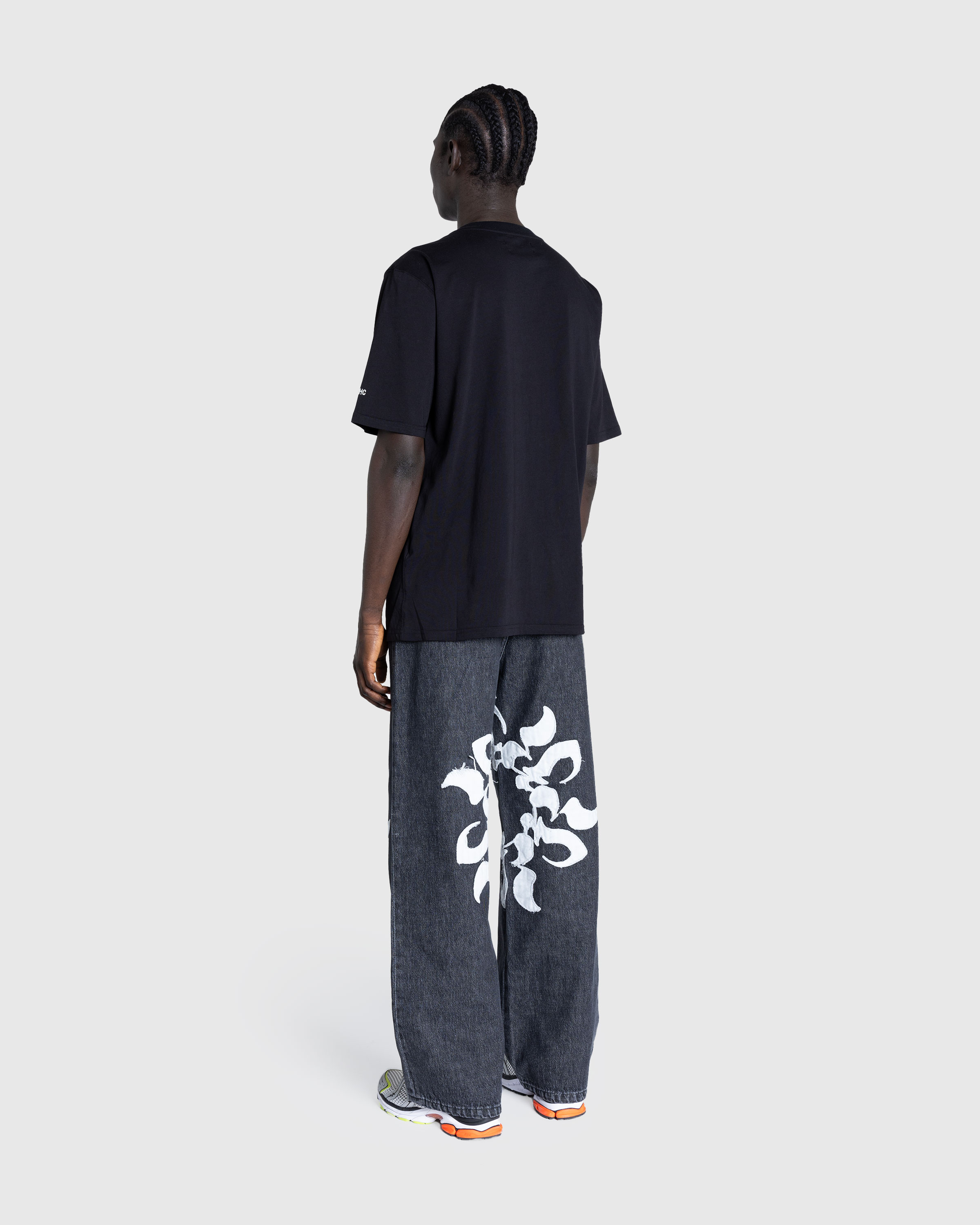 KUSIKOHC – Origami T-Shirt Black/White Alyssum - Tops - Black - Image 4
