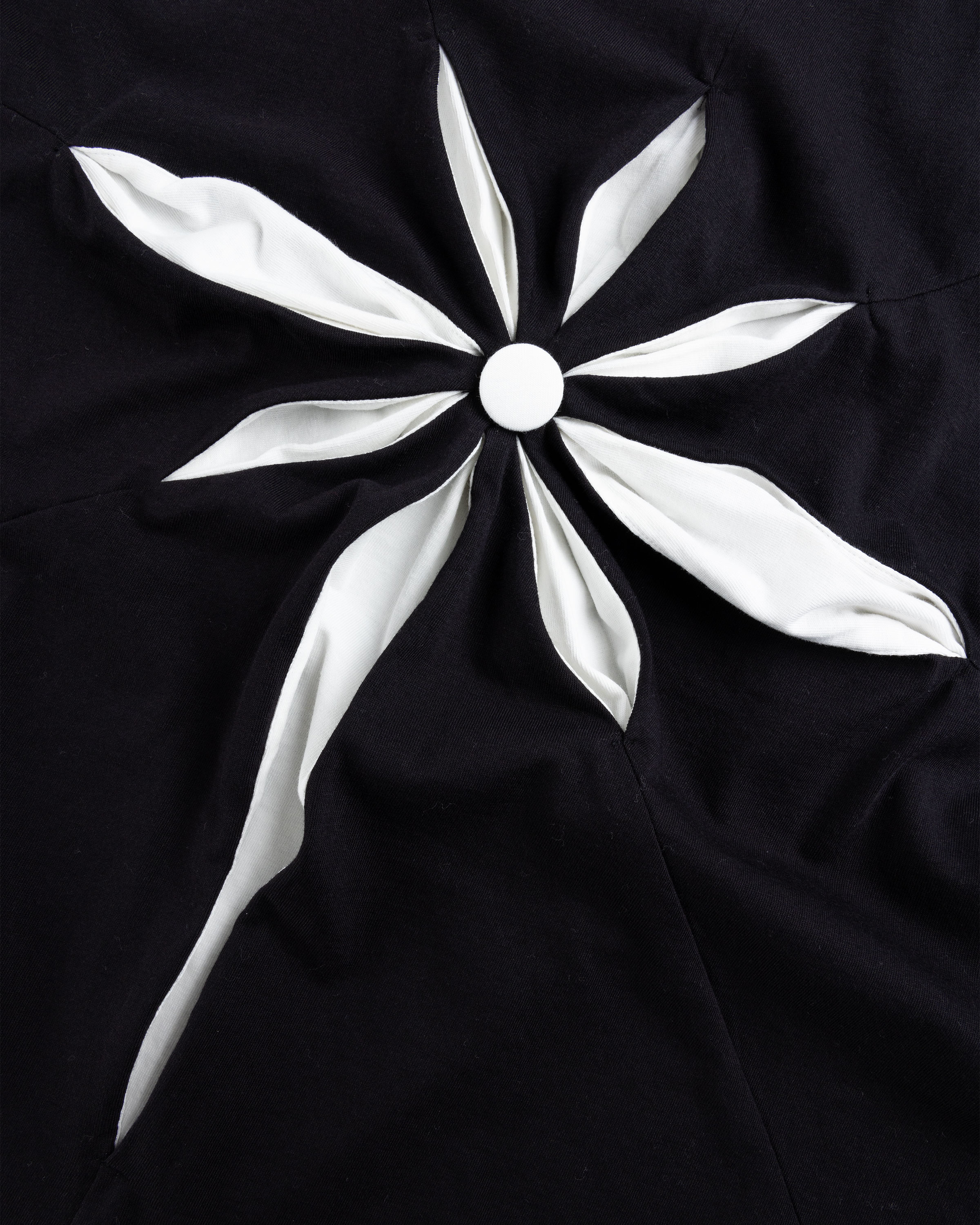 KUSIKOHC – Origami T-Shirt Black/White Alyssum - Tops - Black - Image 7