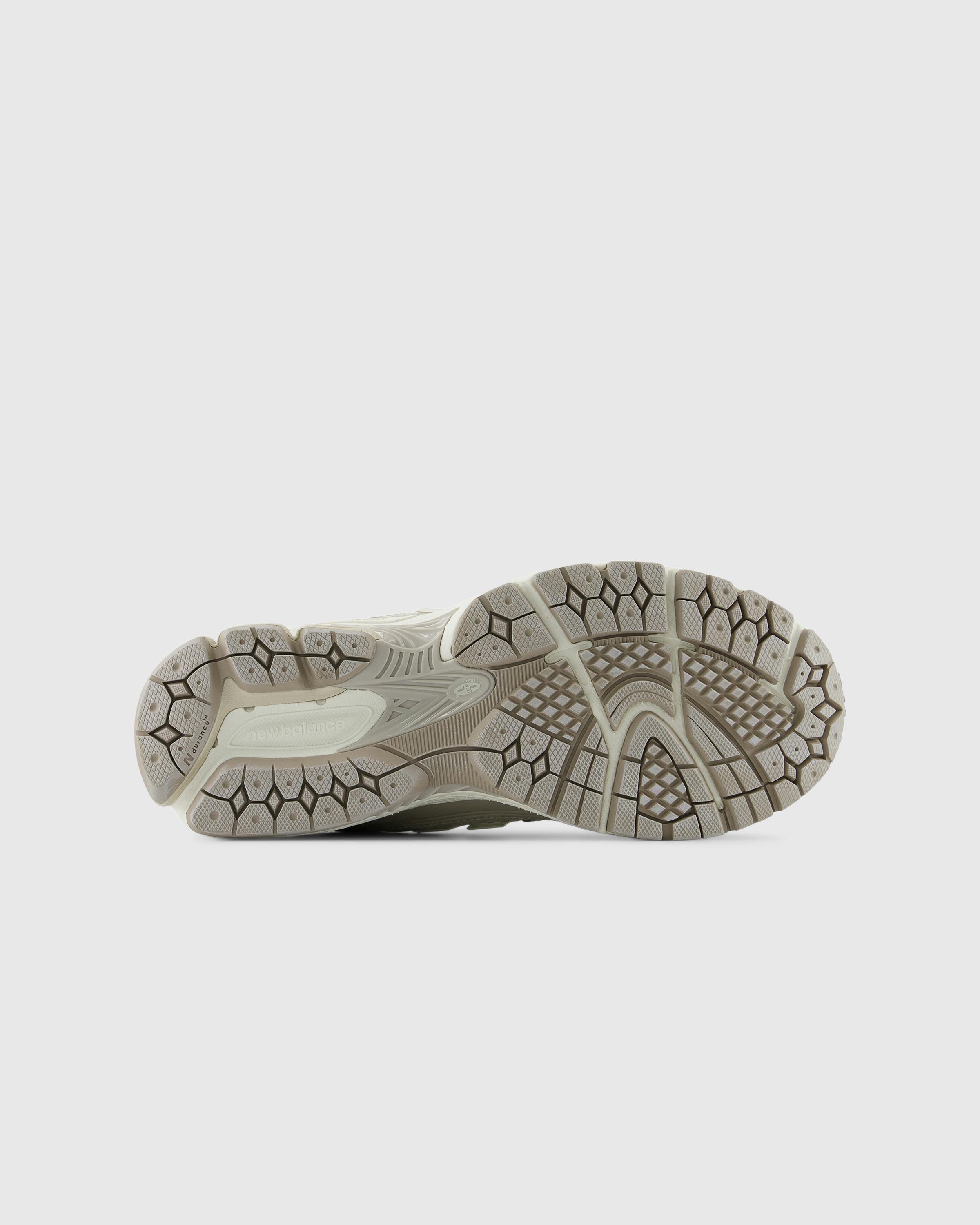 New Balance – M1906RGR Moonrock - Sneakers - Grey - Image 6