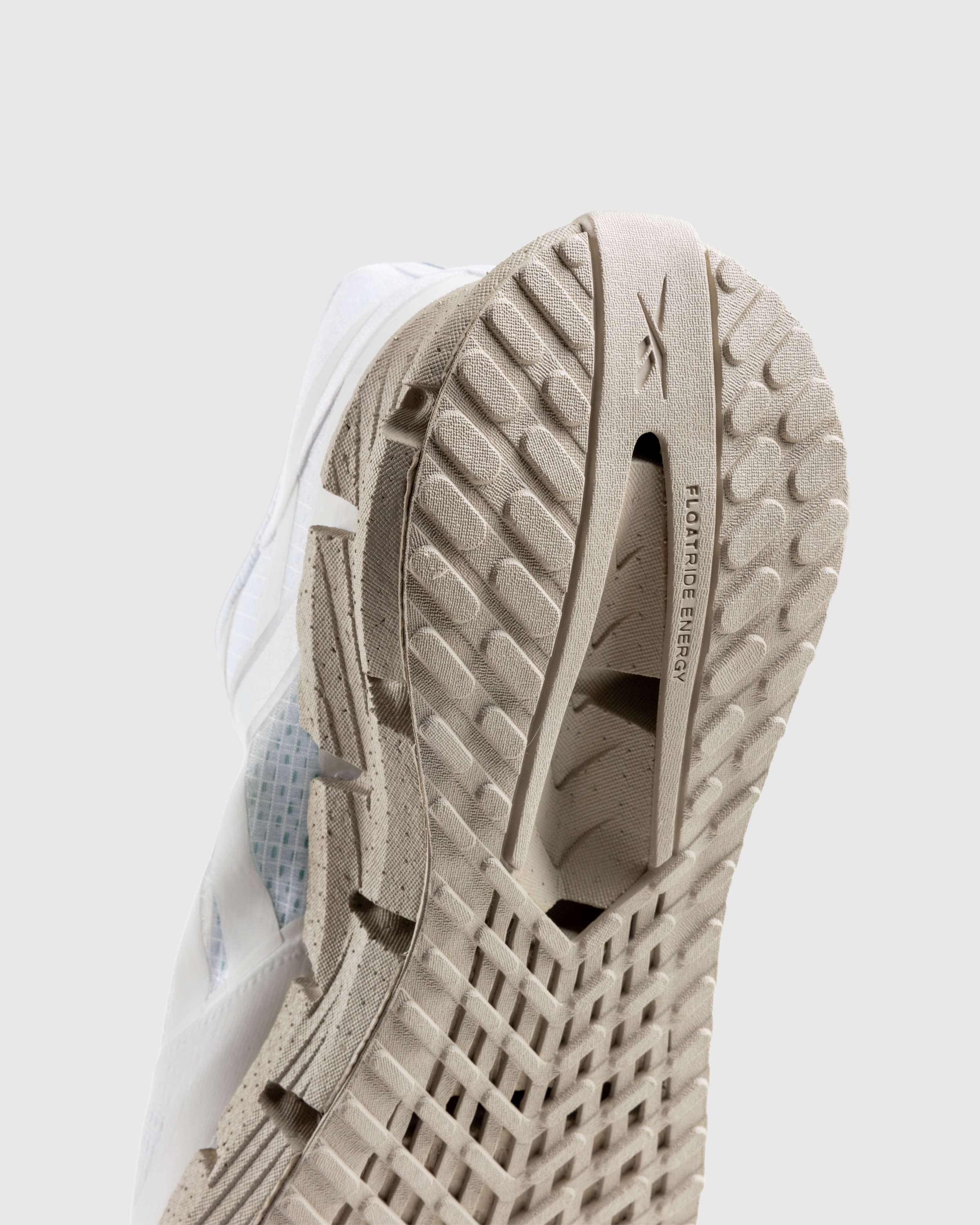 Reebok – FloatZig White - Low Top Sneakers - White - Image 6
