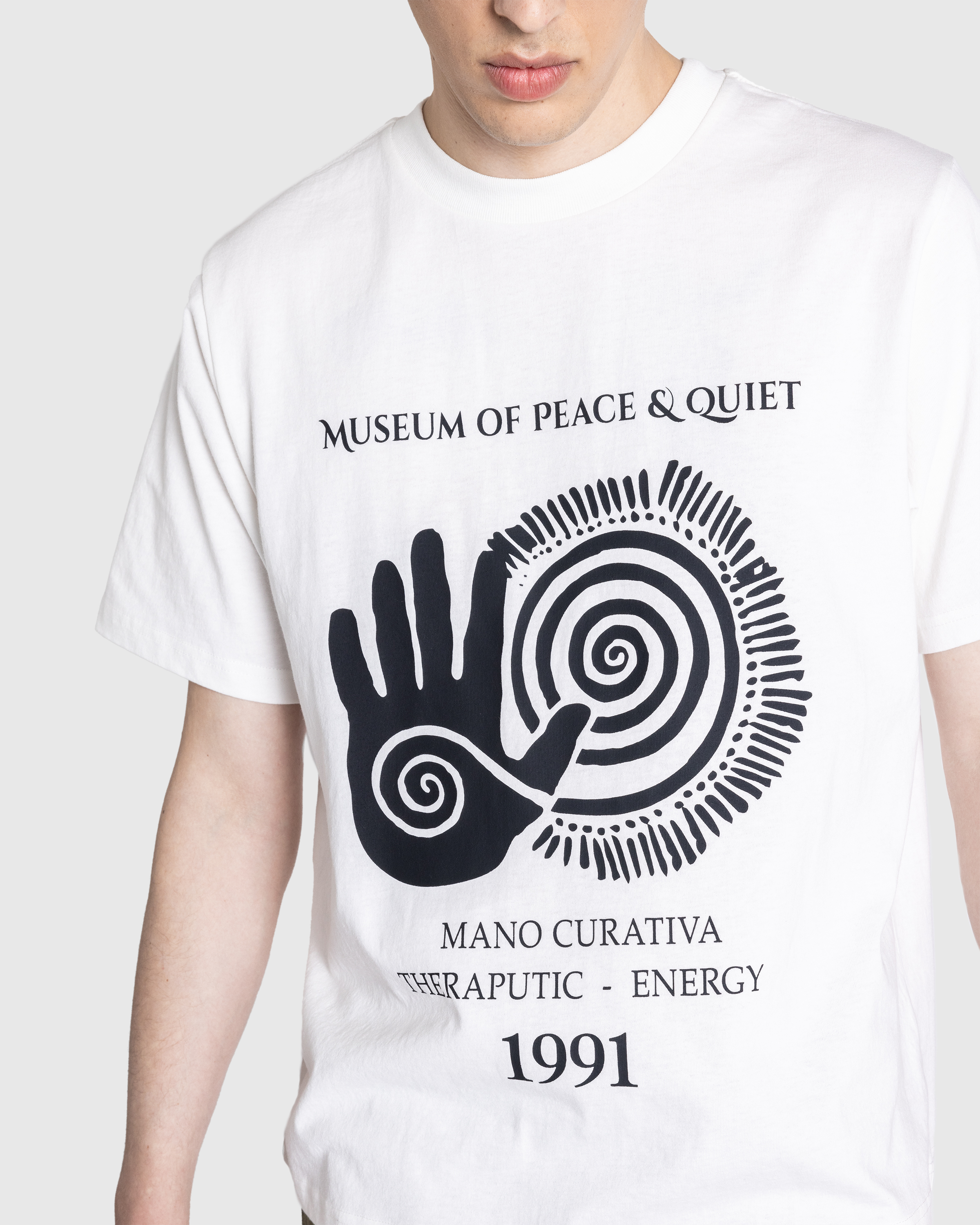 Museum of Peace & Quiet – Mano Curativa T-Shirt White - T-Shirts - White - Image 5