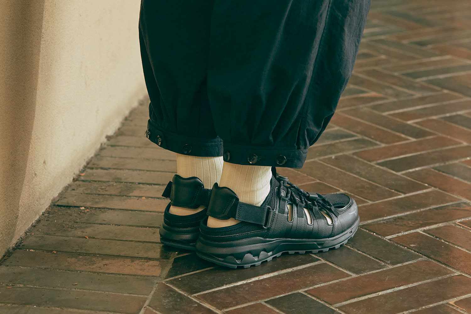 Mizuno's wave evok switch sneaker sandal in grey and black colorways