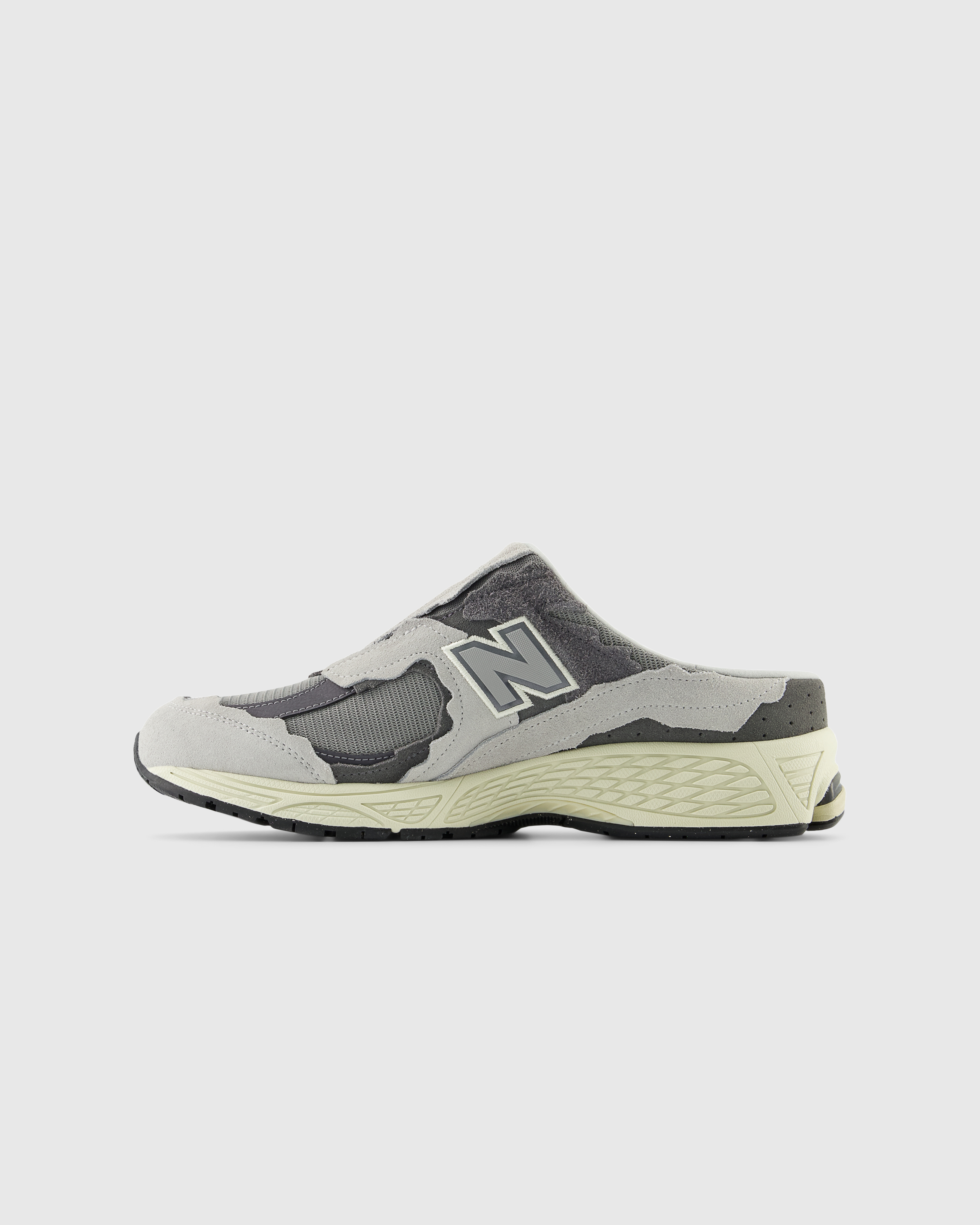 New Balance – M2002NA Raincloud - Sneakers - Grey - Image 2