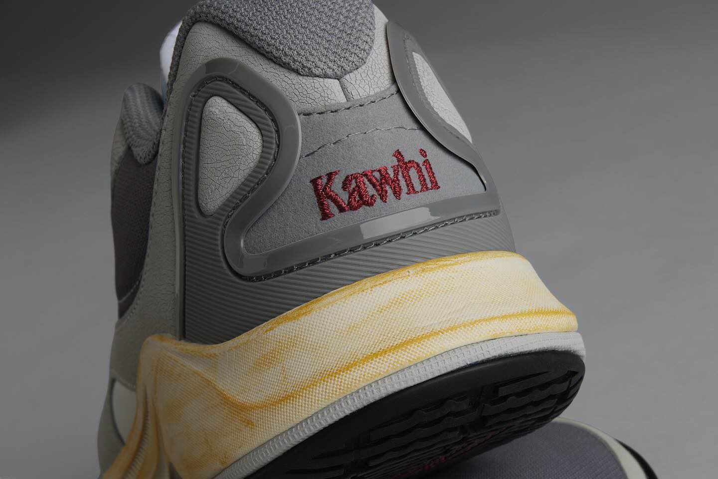 New Balance Kawhi Leonard 4 sneakers in grey day colorway
