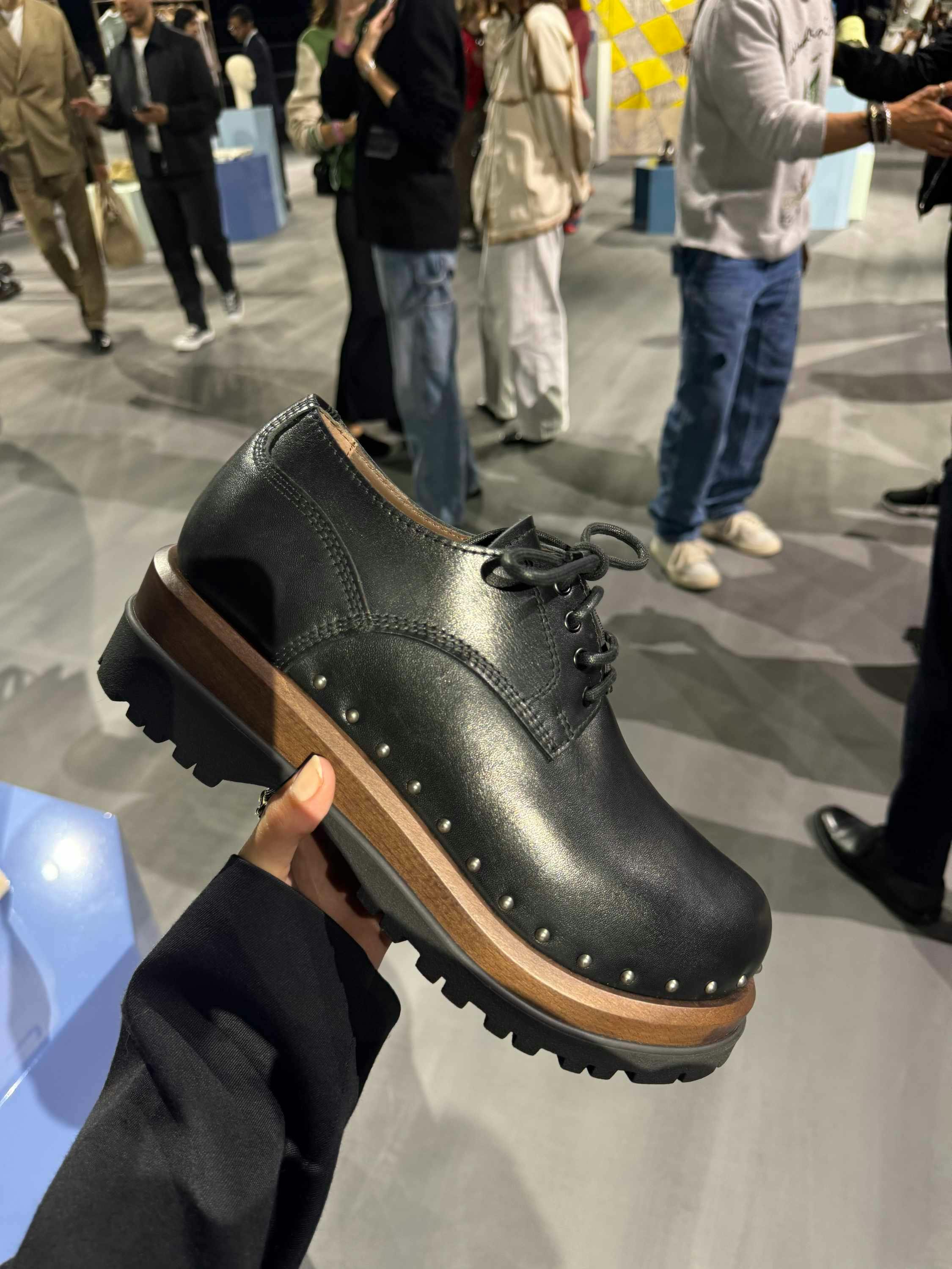 First Look at Dior's Huge Hiking Sneakers for SS25 First Look at Dior's Huge Hiking Sneakers for SS25