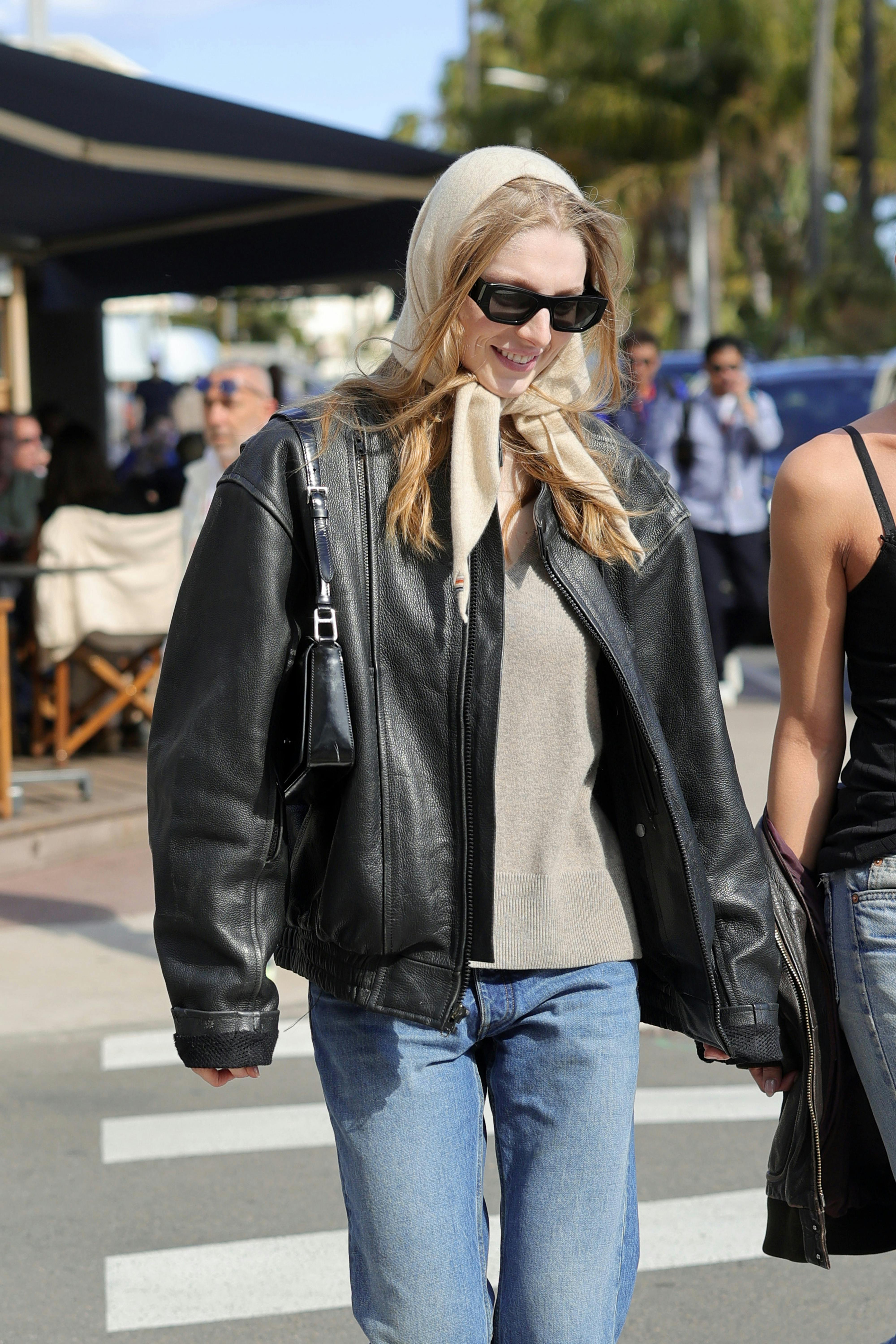 Scarves Scarf Fall Winter 2024 News Fashion Luxury Celebrity Streetstyle Lenny Kravitz Olsen Twins Hunter Schafer Willow Smith Luxury