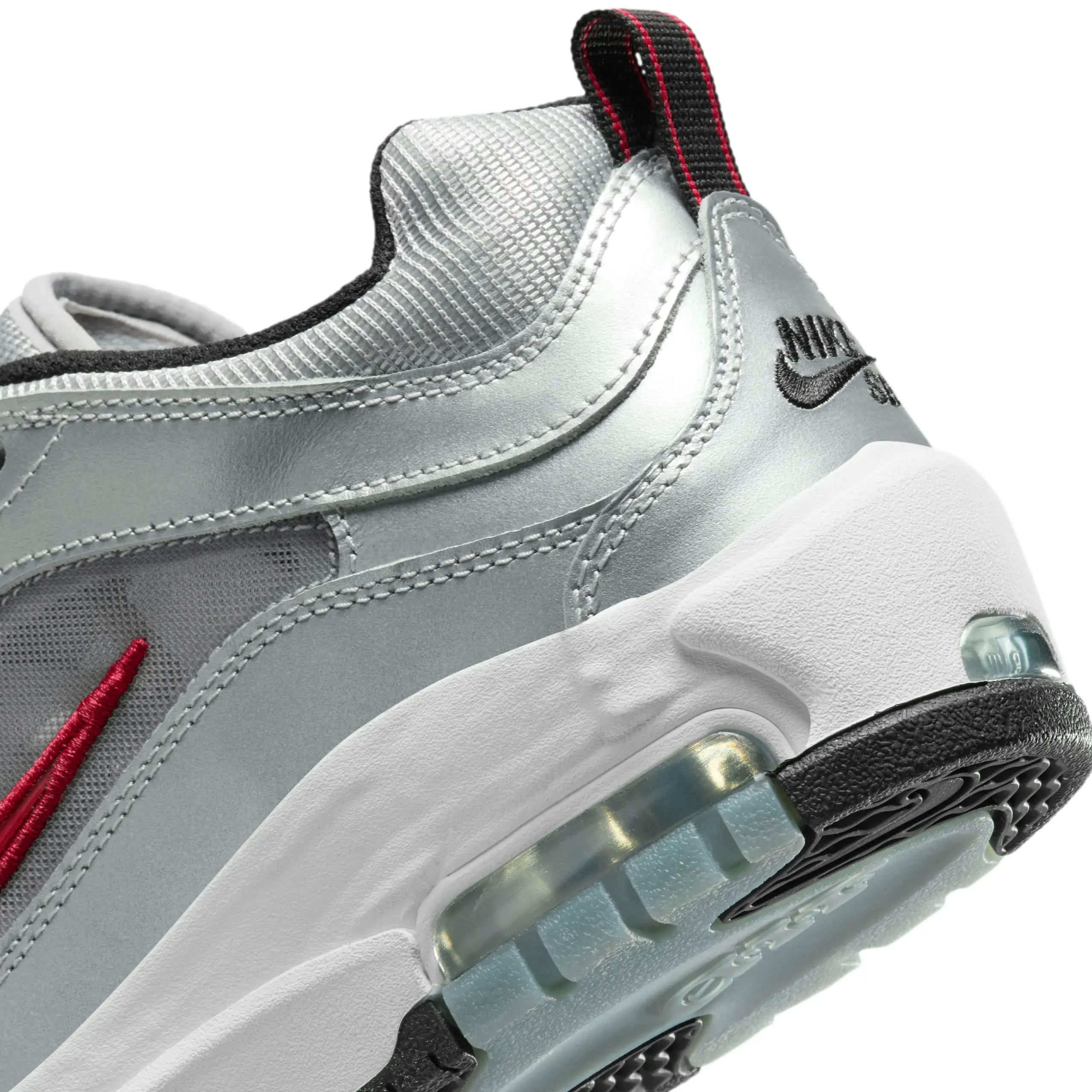 New nike silver shop