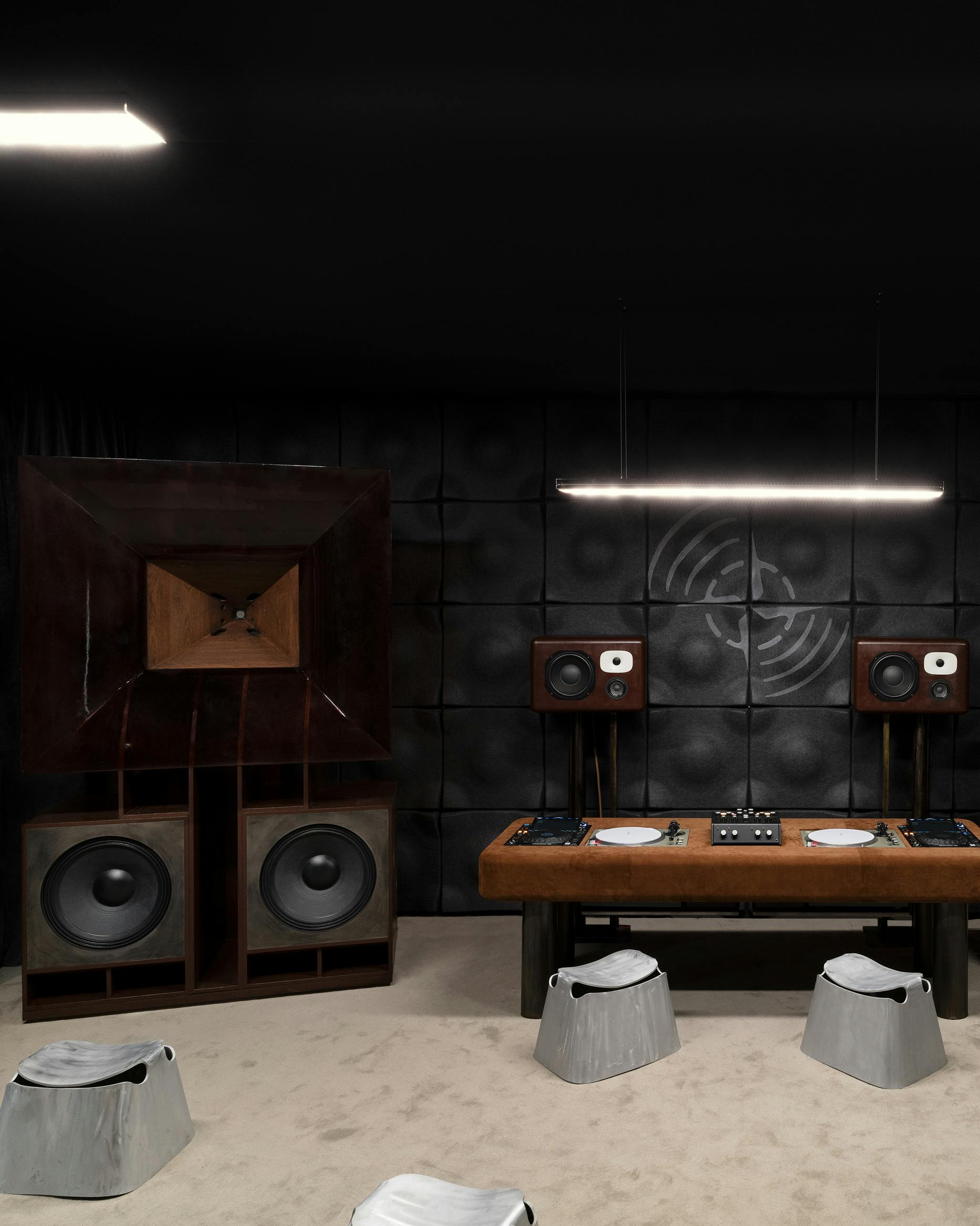 stone-island-soundsystem-friendly-pressure