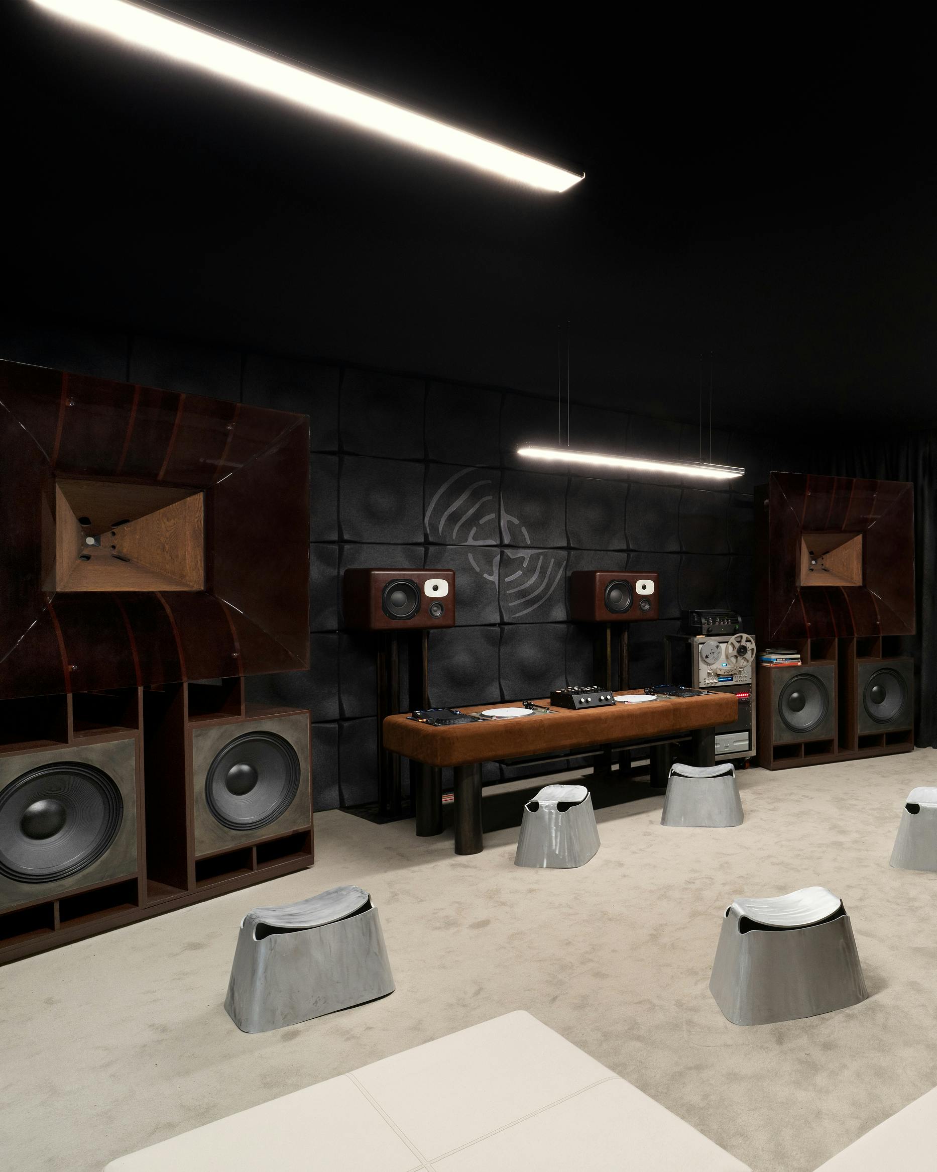 stone-island-soundsystem-friendly-pressure