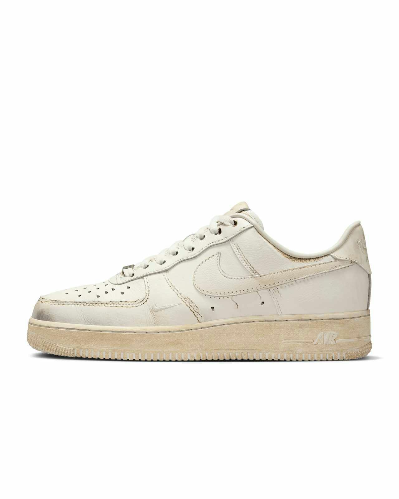 nike air force 1 dirty triple white sneaker