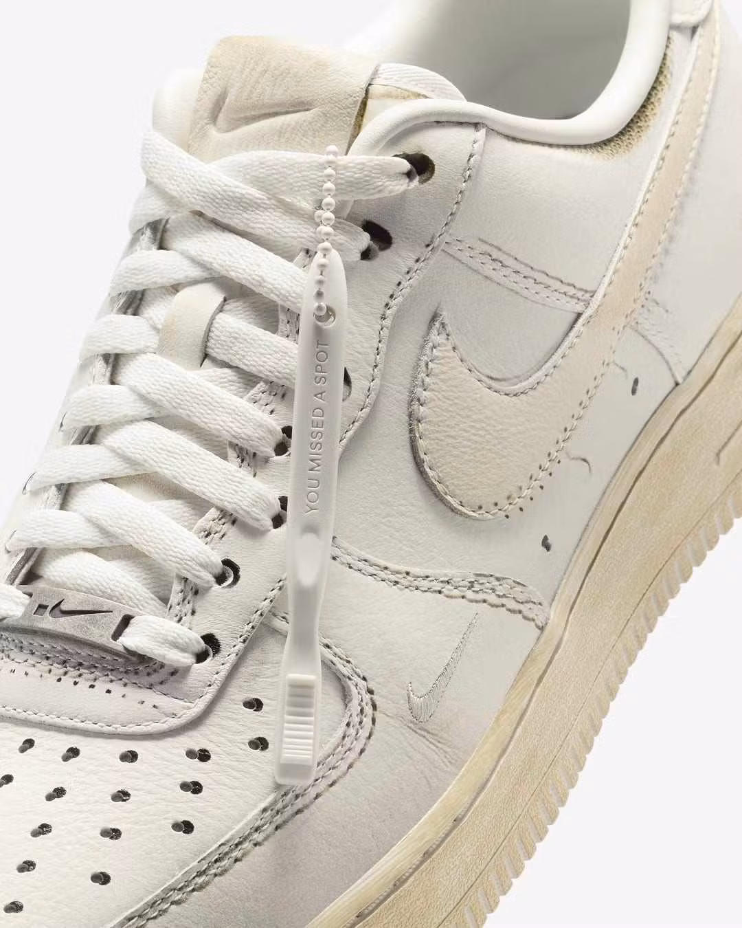 nike air force 1 dirty triple white sneaker