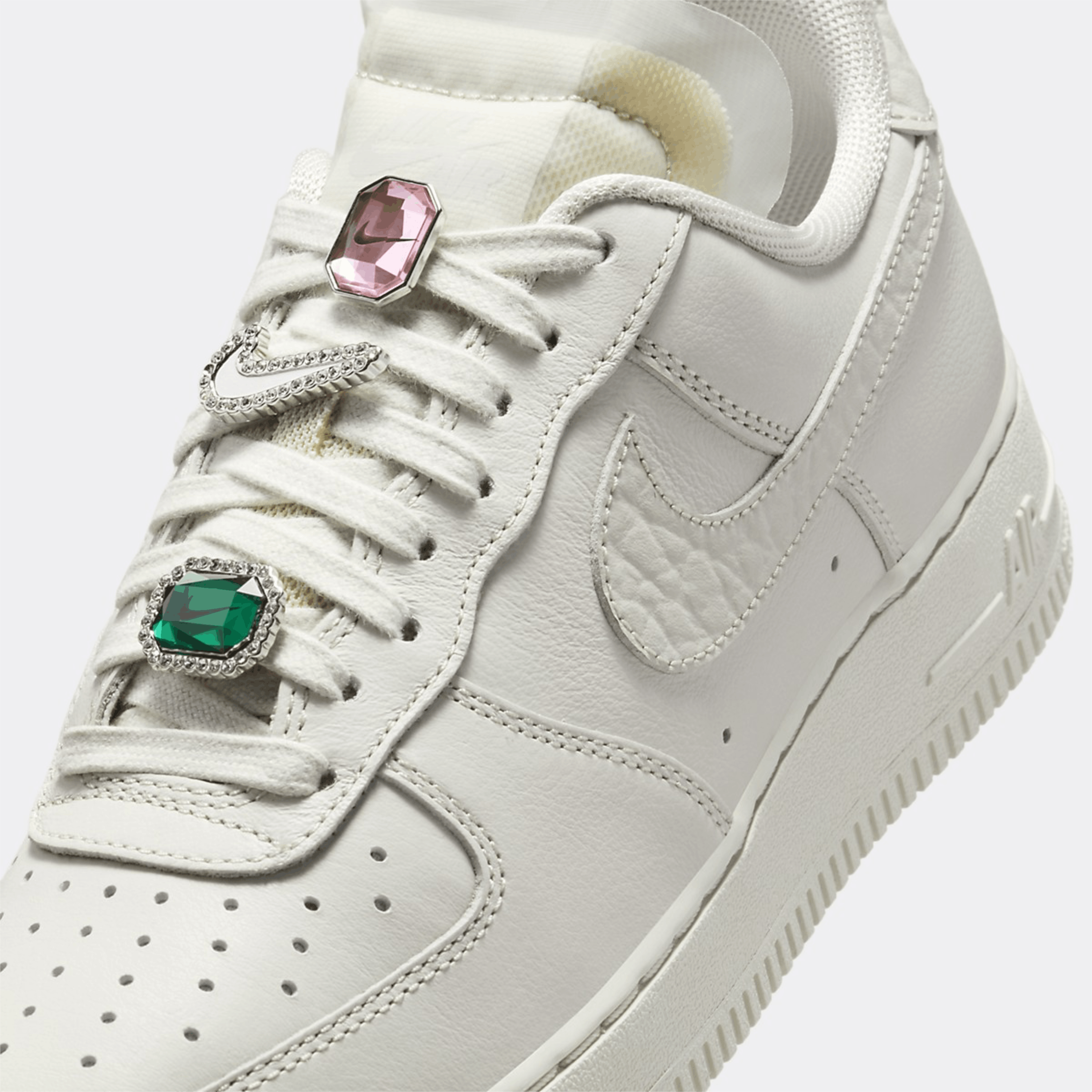 Nike Air Force 1 Low Light Bone Jewels
