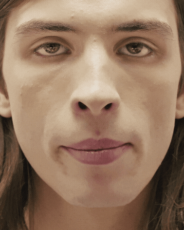 Guy eating Popcorn (Romeo + Juliet Teaser)