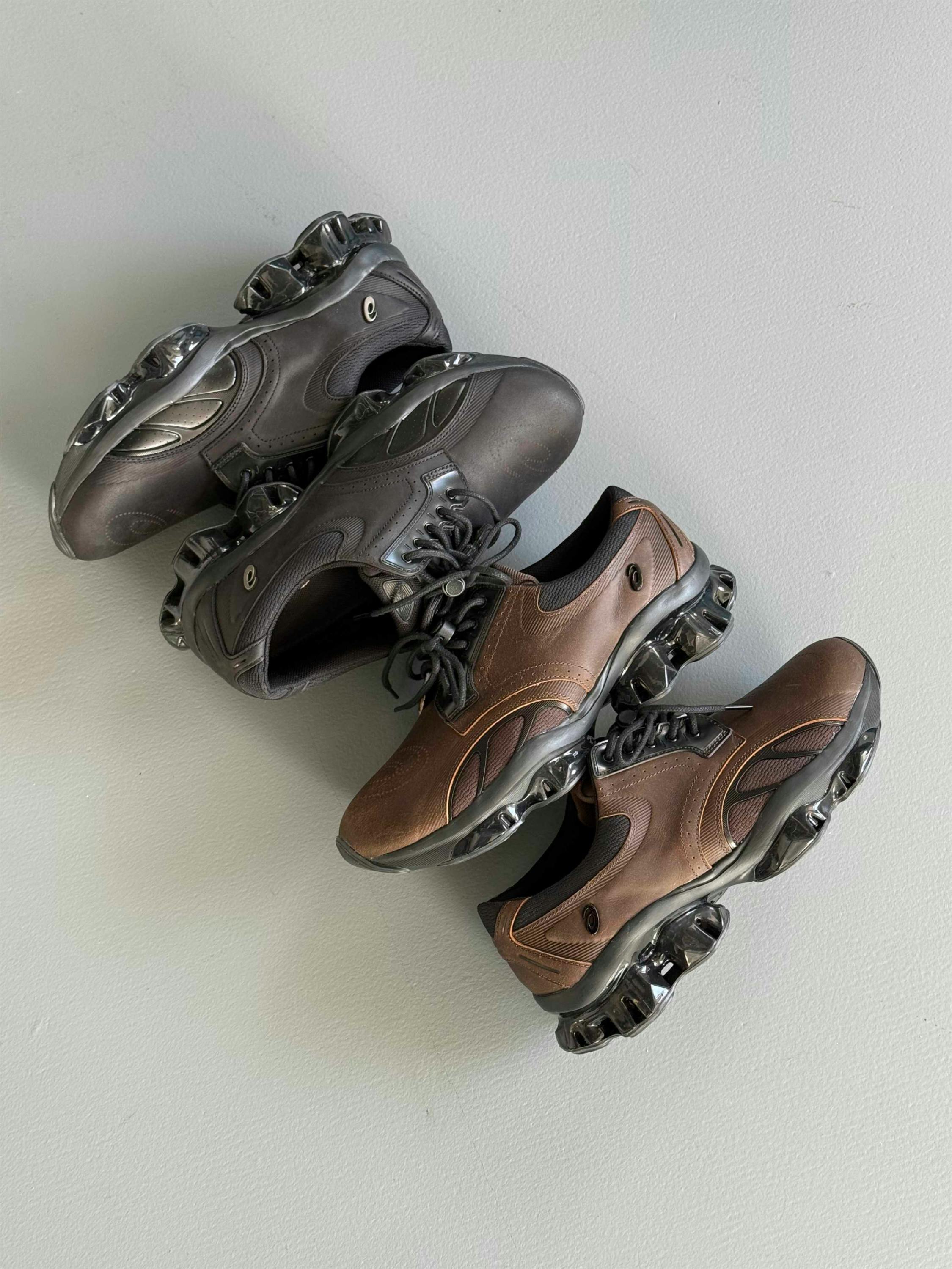 asics first leather gel sneaker sportswear in black and brown