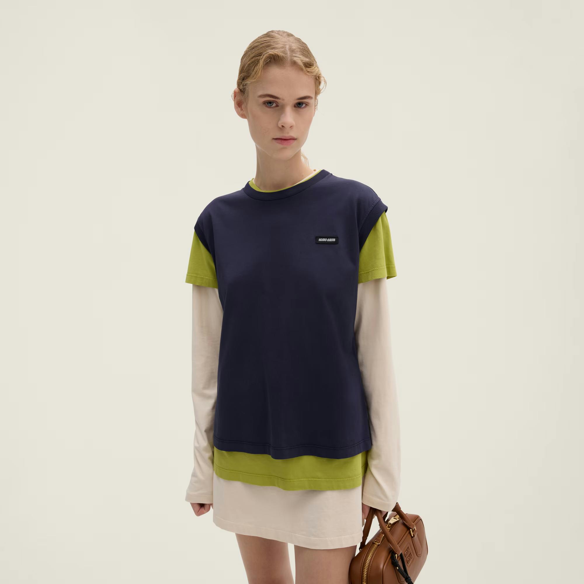 layered t-shirts trend