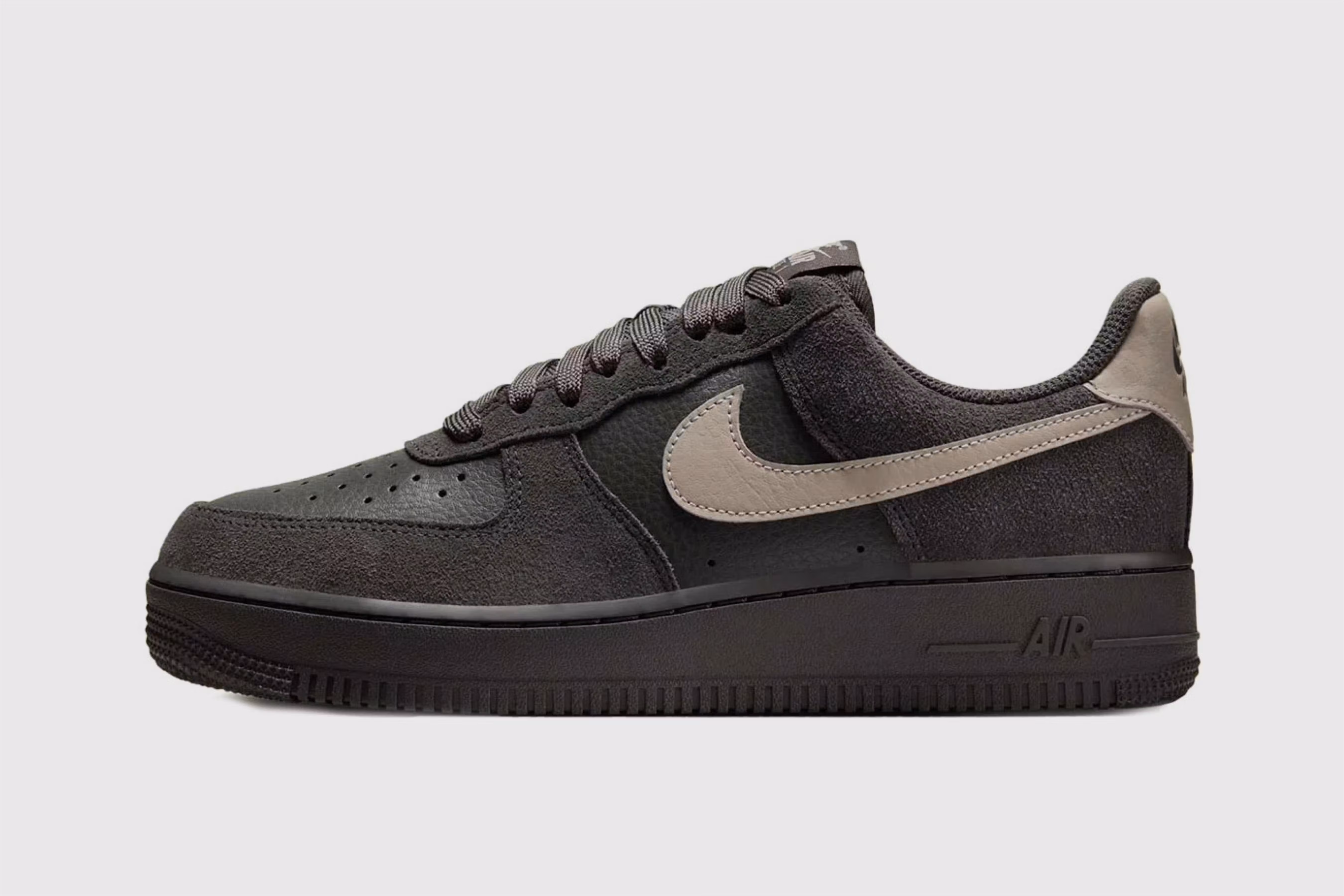 Nike Air Force 1 Low Suede Medium Ash Off Noir