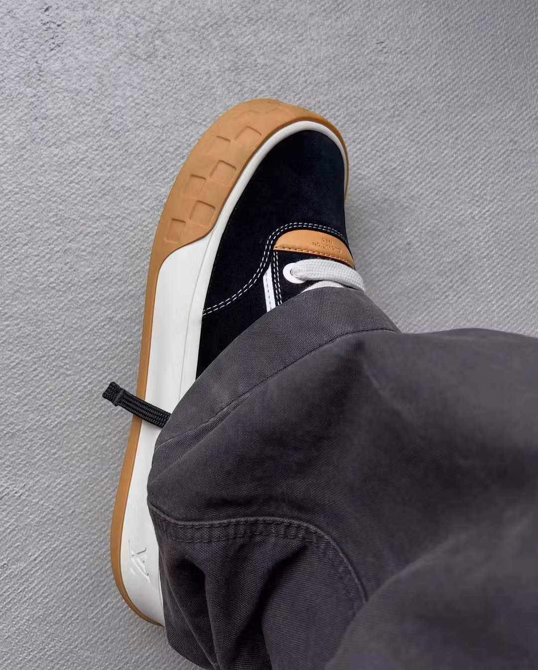 louis vuitton tilted