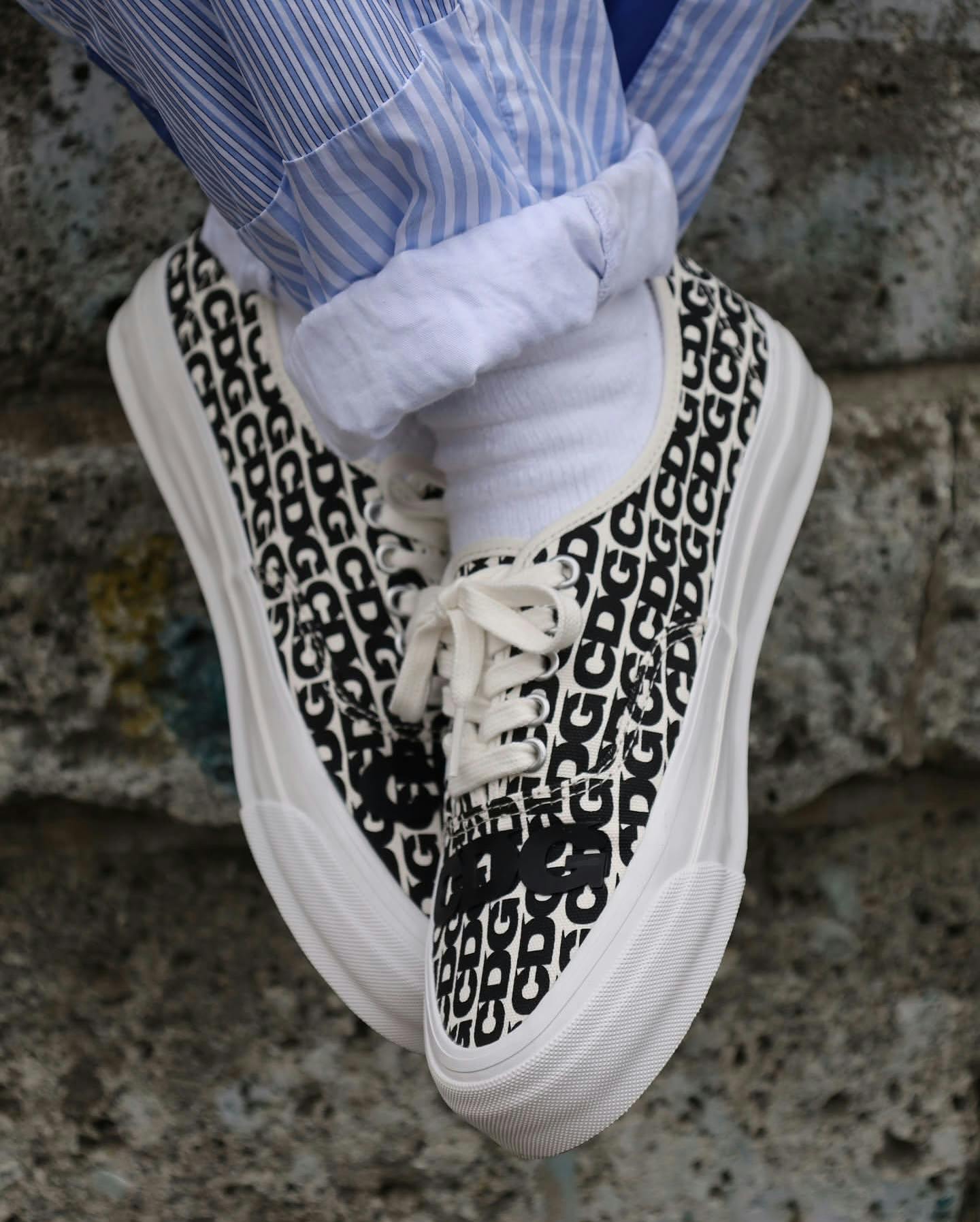 CDG Vans OTW Authentic sneaker