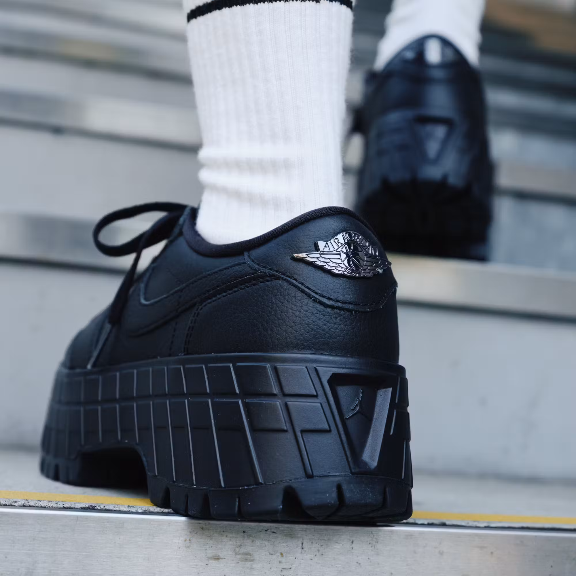 W AIR JORDAN 1 BROOKLYN LOW, BLACK SNEAKER, STOMPERS, SNEAKERS WITH METAL TOE