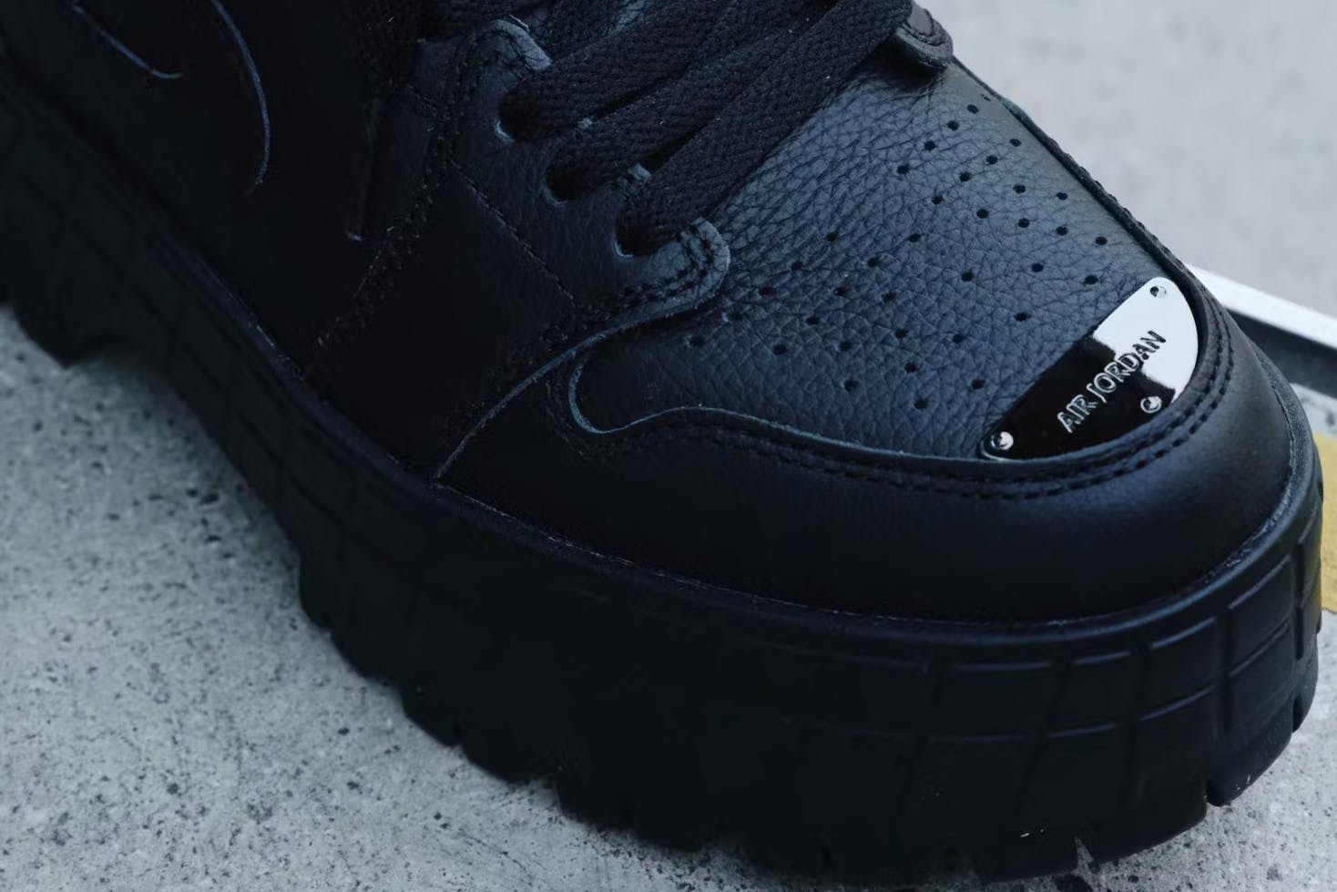 W AIR JORDAN 1 BROOKLYN LOW, BLACK SNEAKER, STOMPERS, SNEAKERS WITH METAL TOE