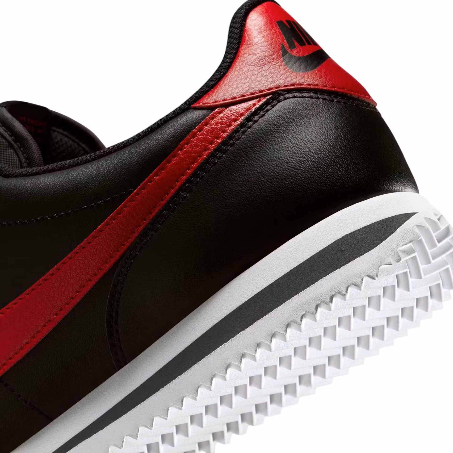 nike cortez bred