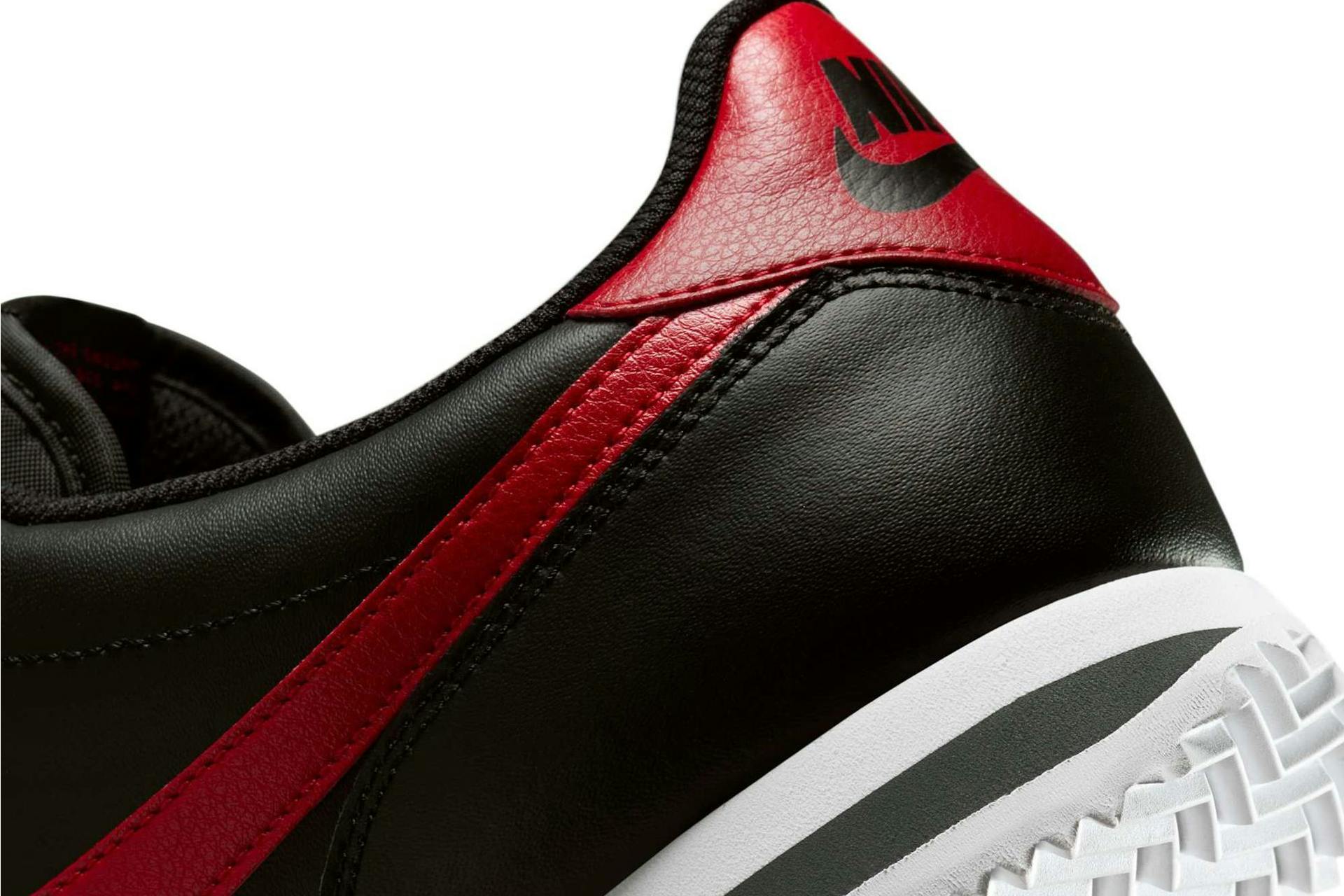 nike cortez bred
