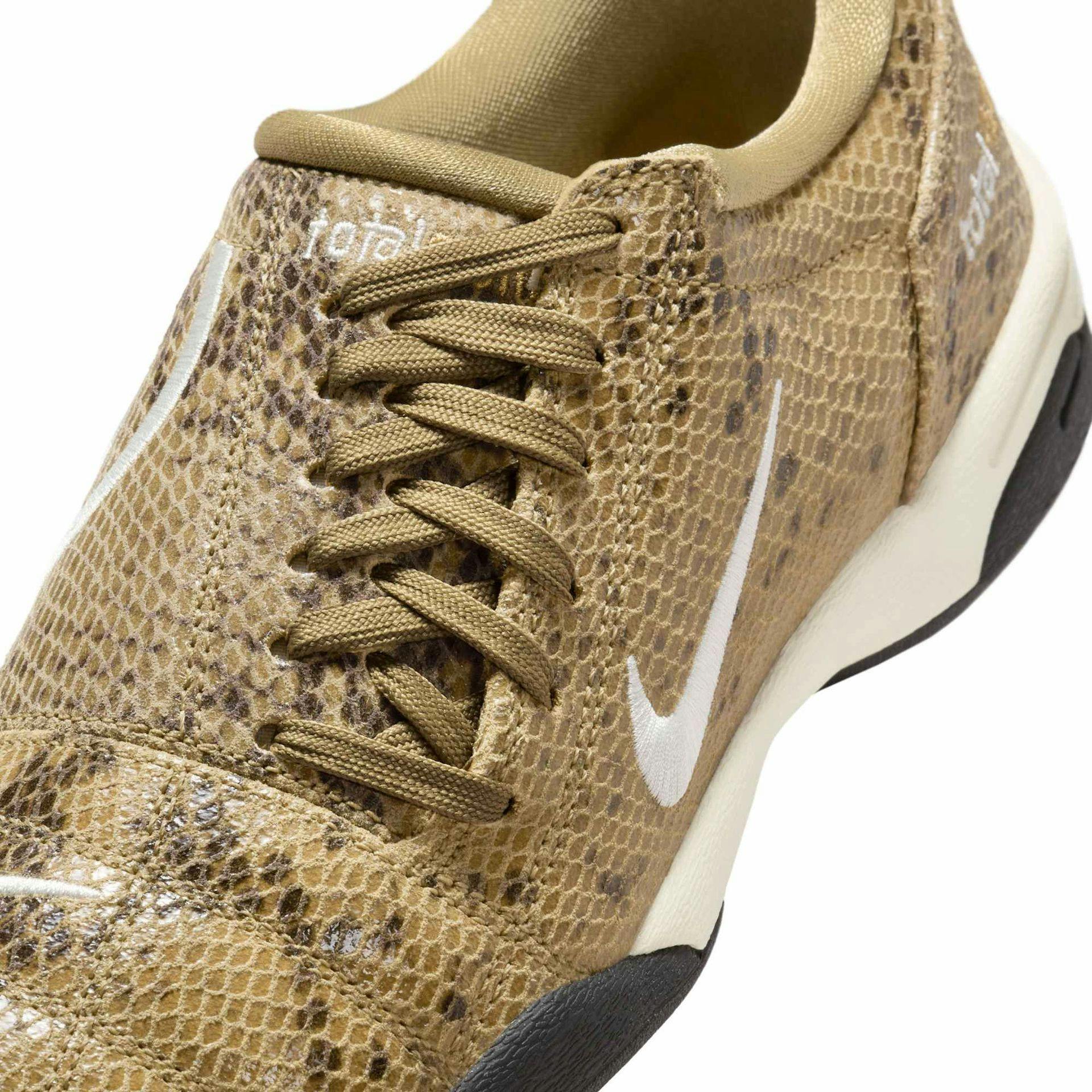 nike total 90 iii snakeskin