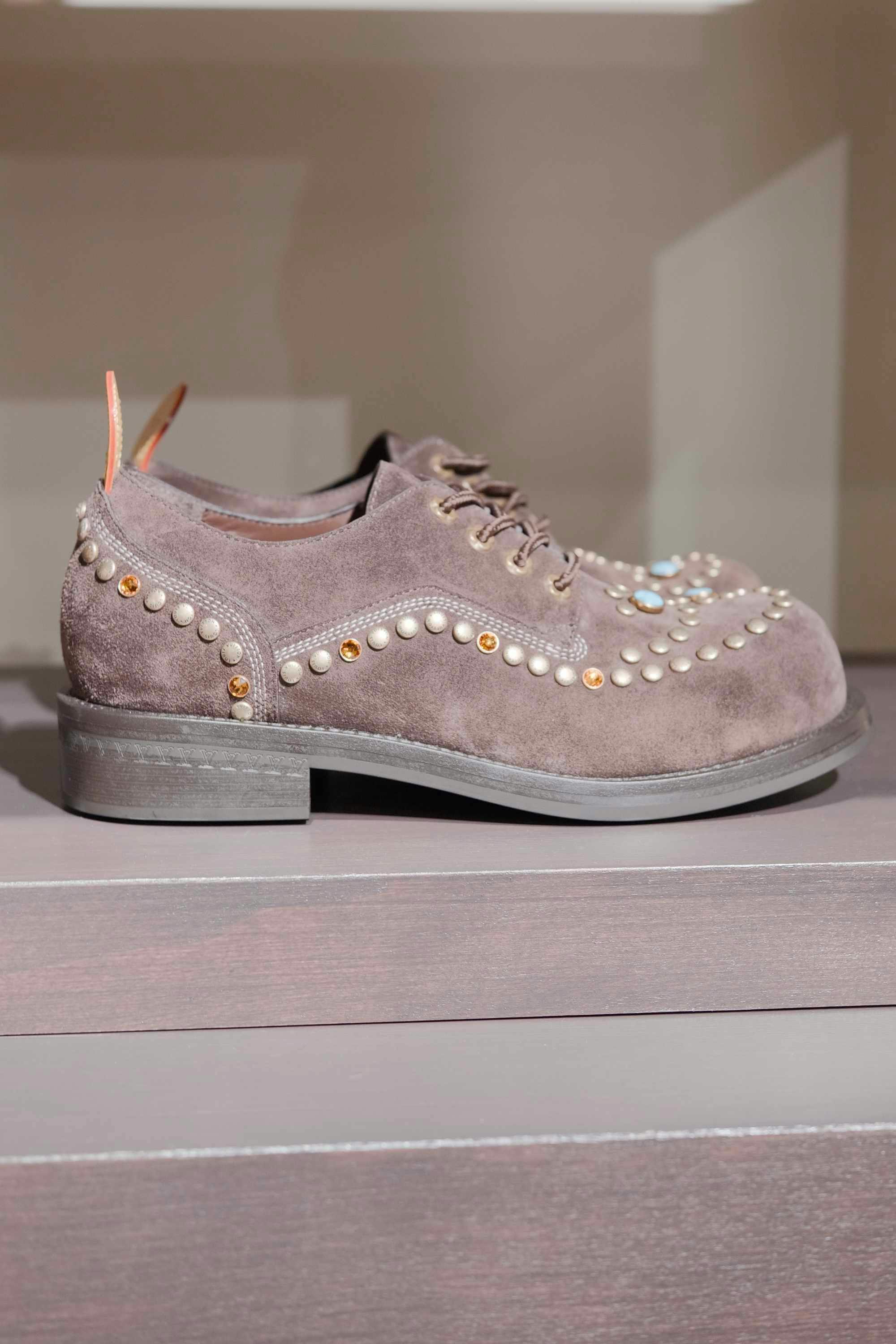 louis vuitton ss26 showroom