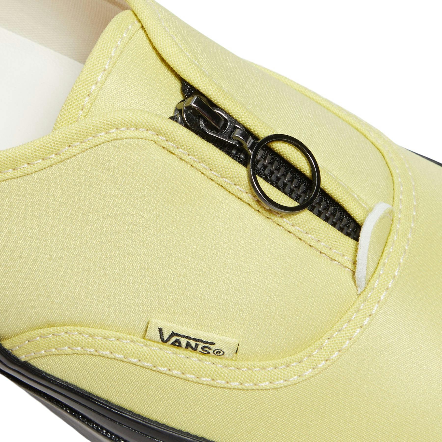 Vans authentic sneaker with zipper