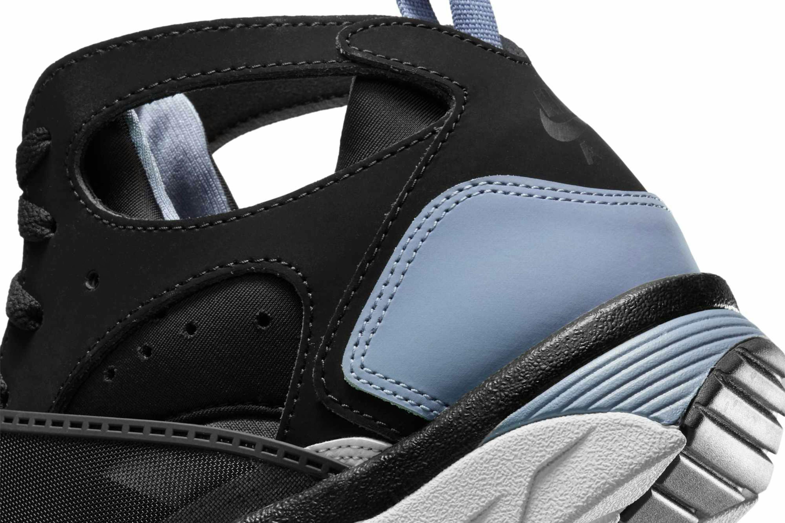 nike air trainer huarache cool blue