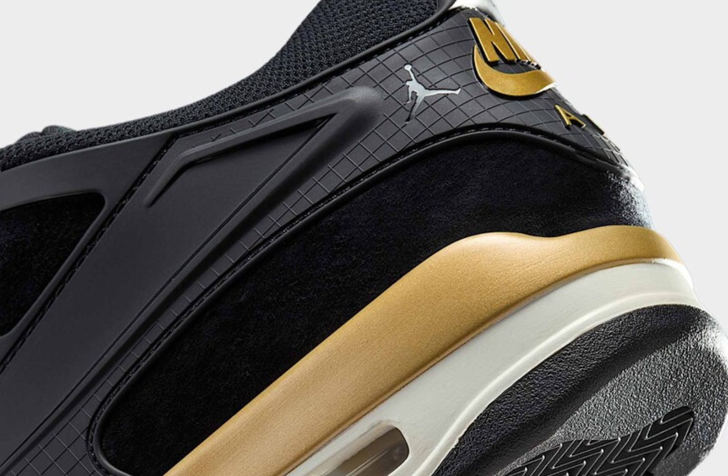 Nike Jordan 4 Skate sneaker gold and black