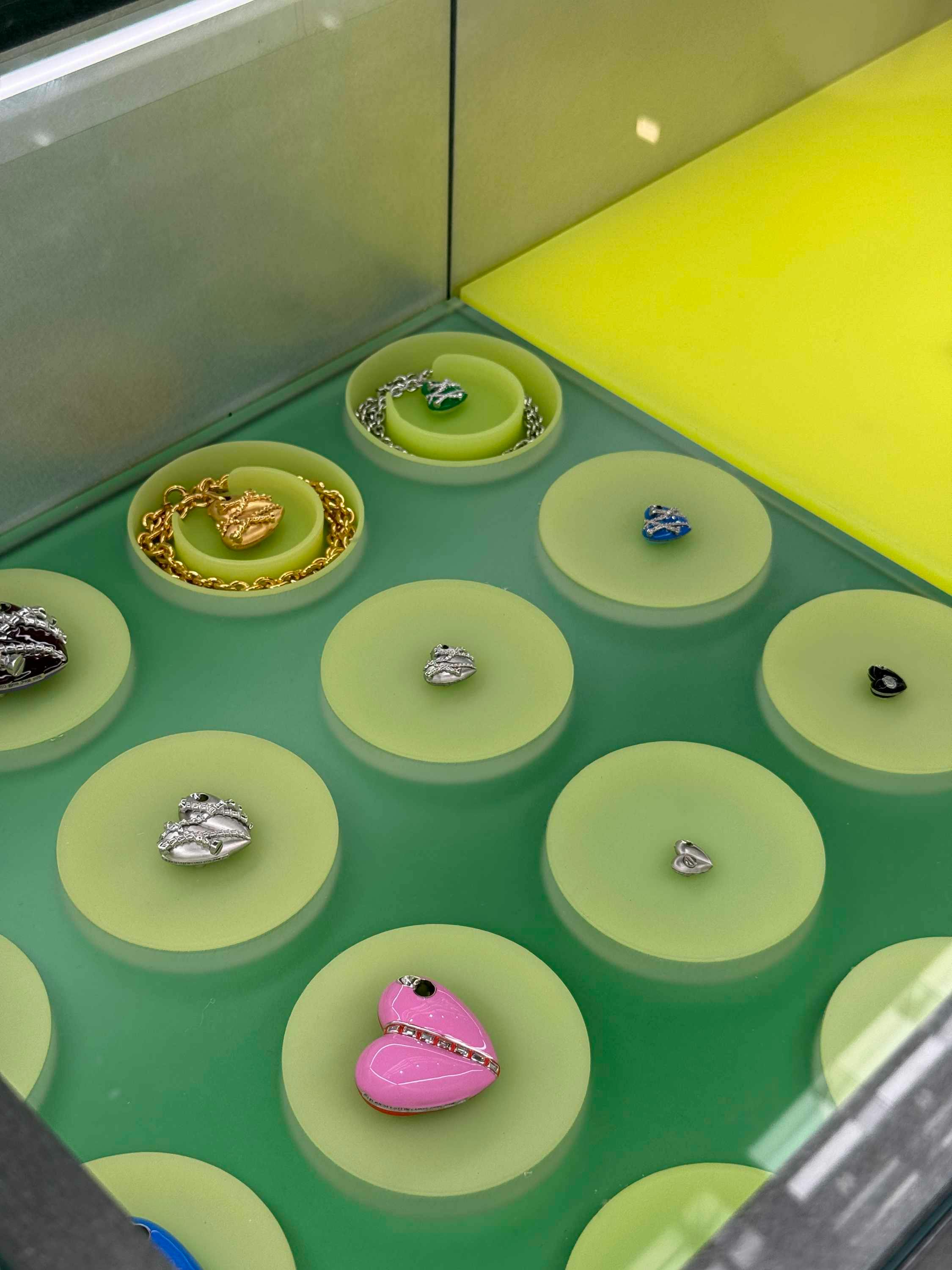 frank ocean homer jewelry store inside look