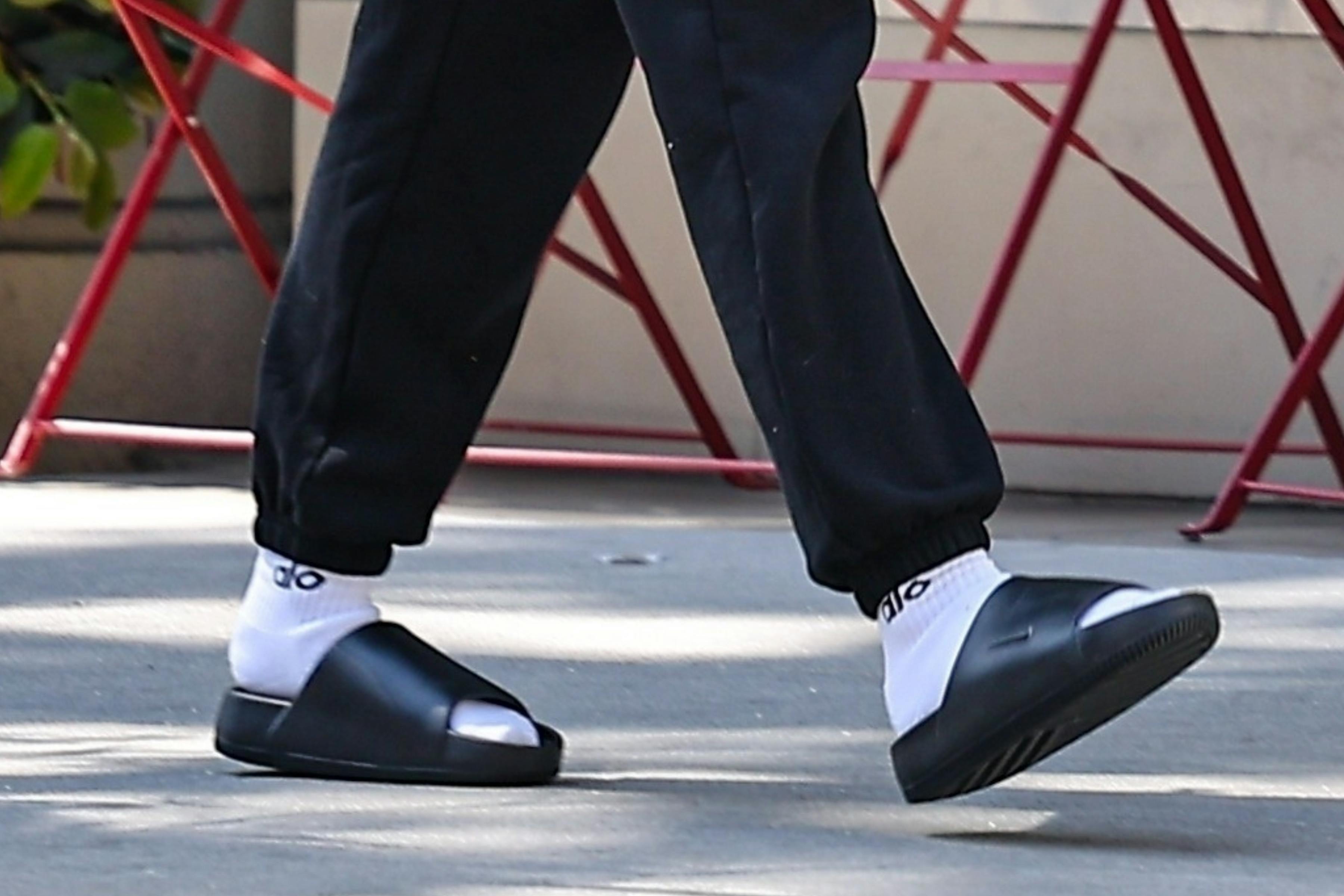 sandals socks miley cyrus