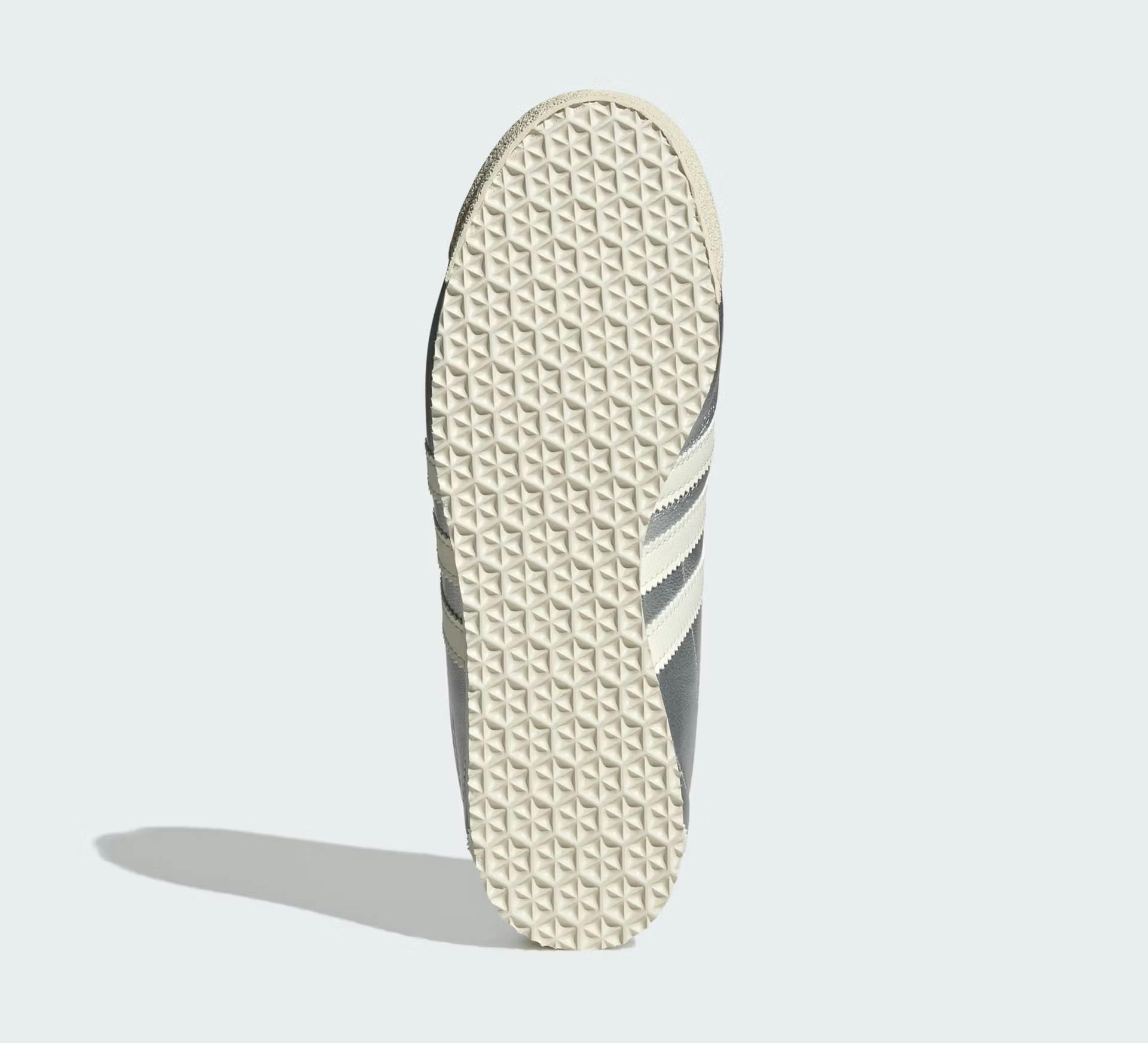 adidas sneakers, adidas Italia sneakers, silver adidas sneakers
