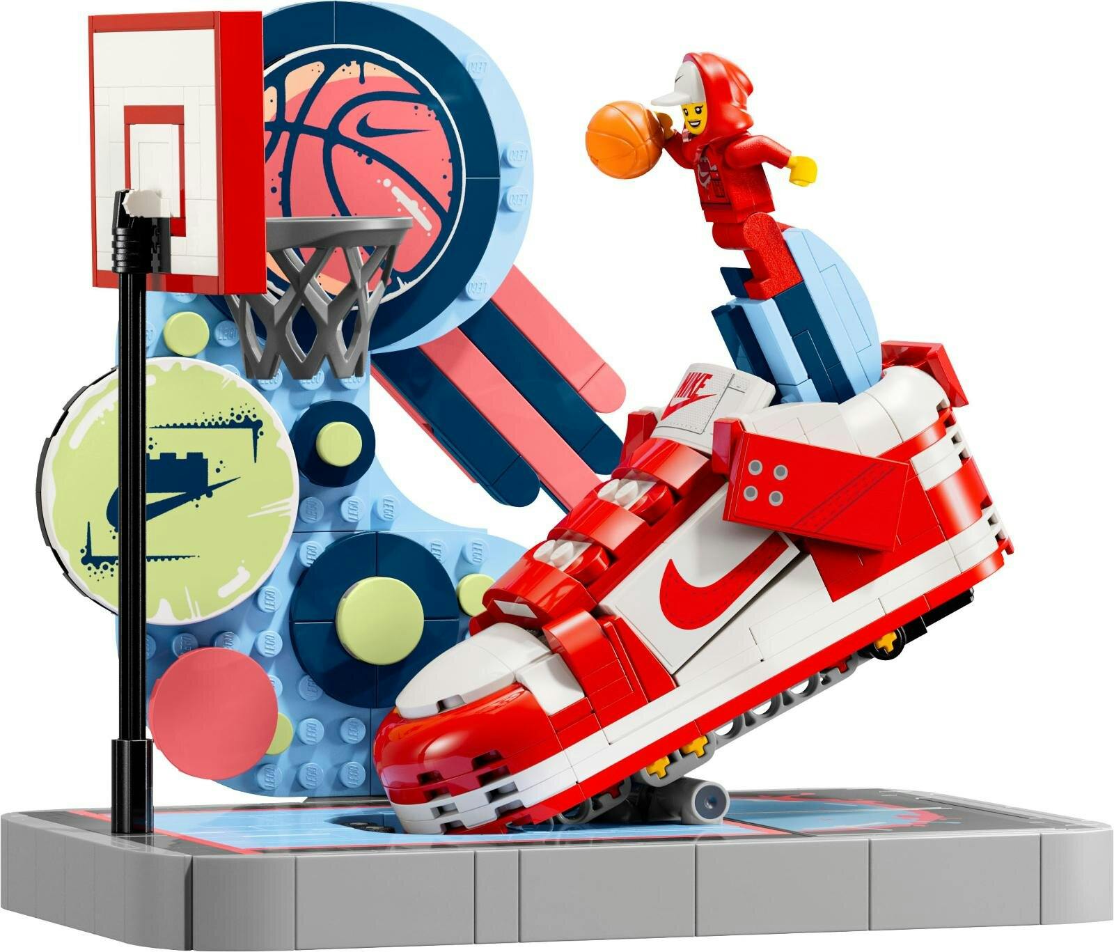 LEGO/Nike build Dunk set