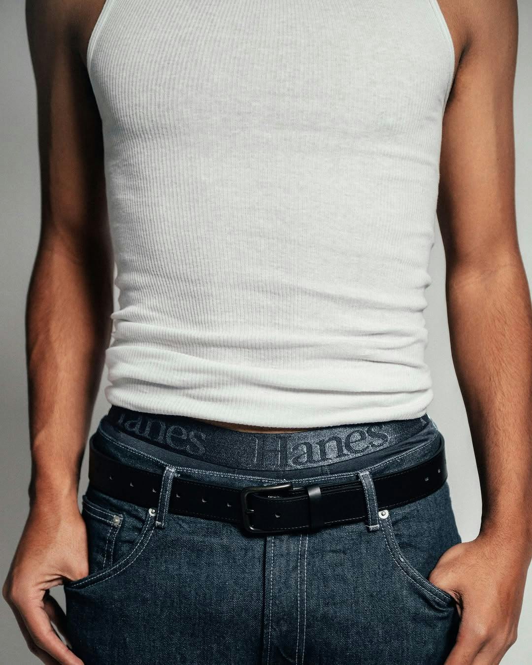 gildan buys hanes $2.2 billion