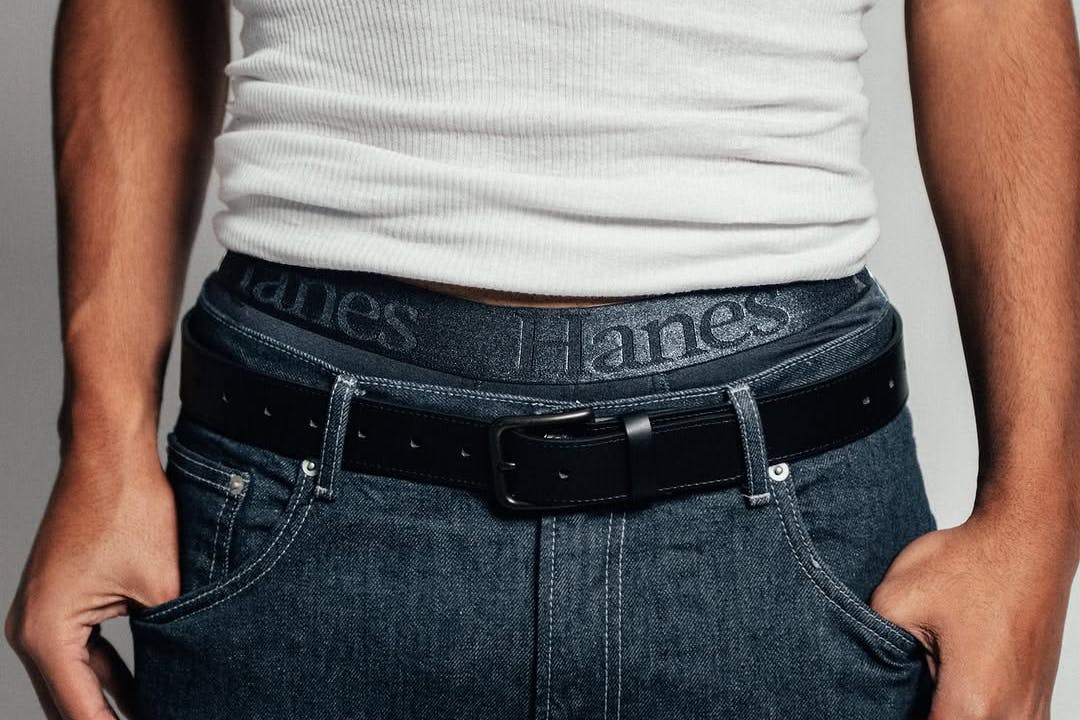 gildan buys hanes $2.2 billion