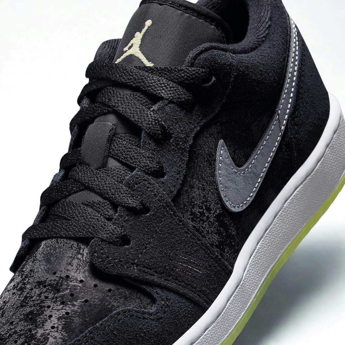 nike-air-jordan-inner-beast-sneaker