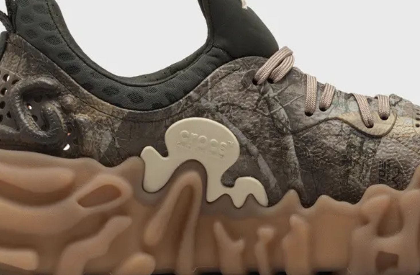 Salehe Bembury x Crocs Juniper “Realtree Camo”
