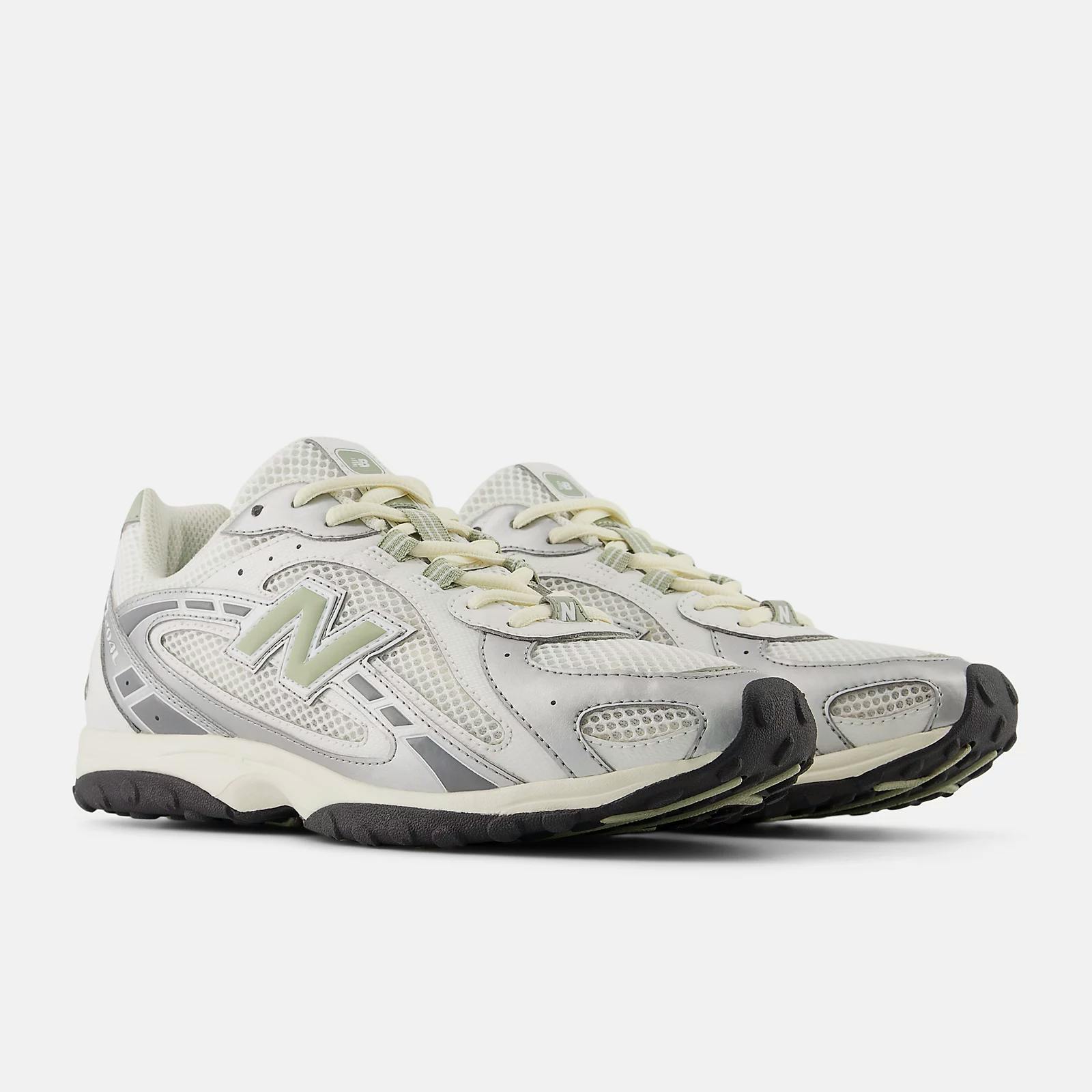 New Balance 204L miu miu silver
