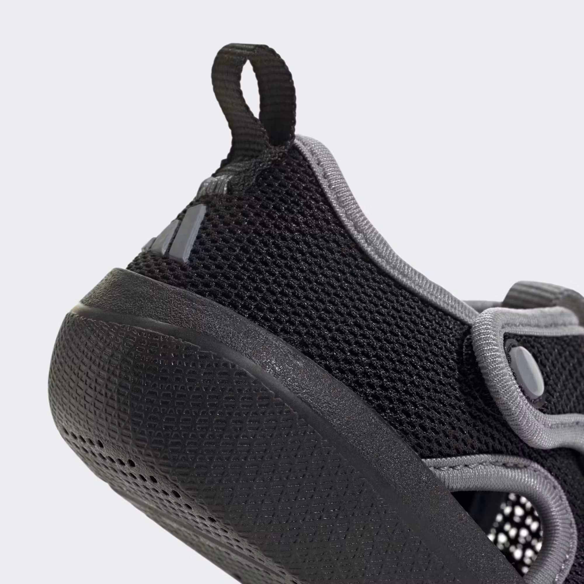 Altaventure 3.0, adidas