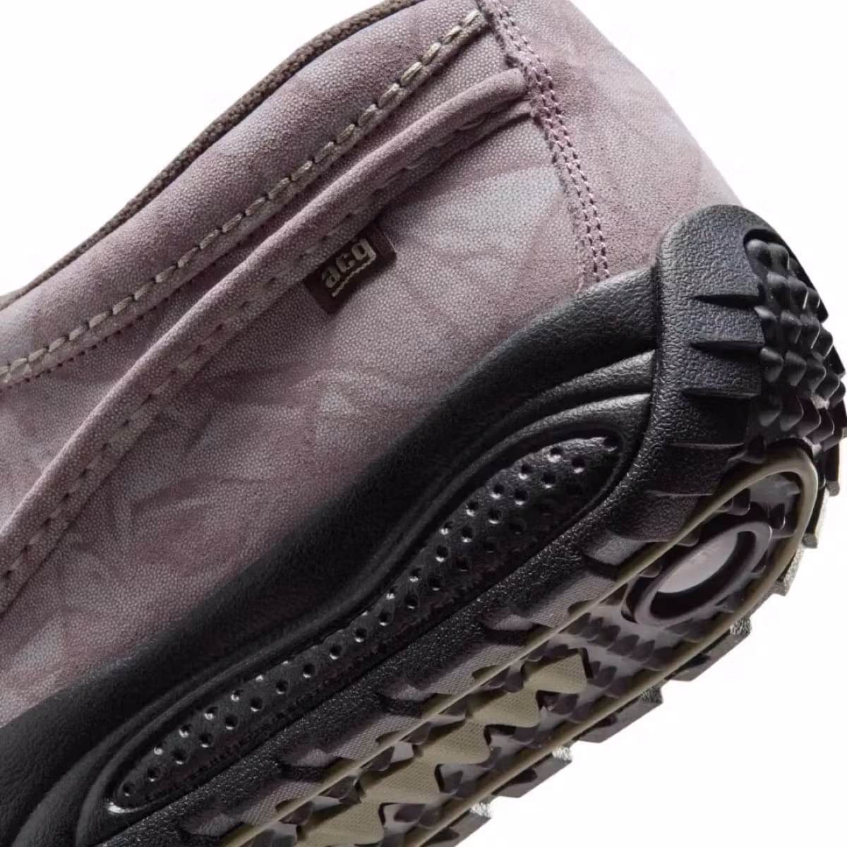 Nike's new “Wrinkly Reflective” Izy shoe