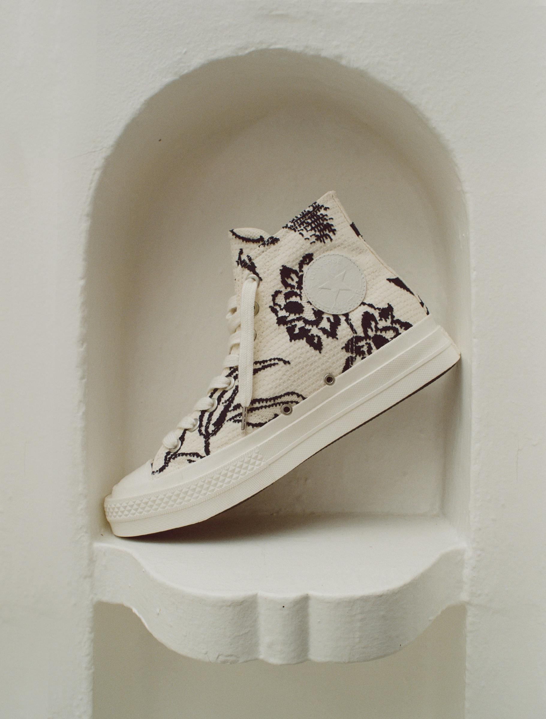 converse first string shoes nike air