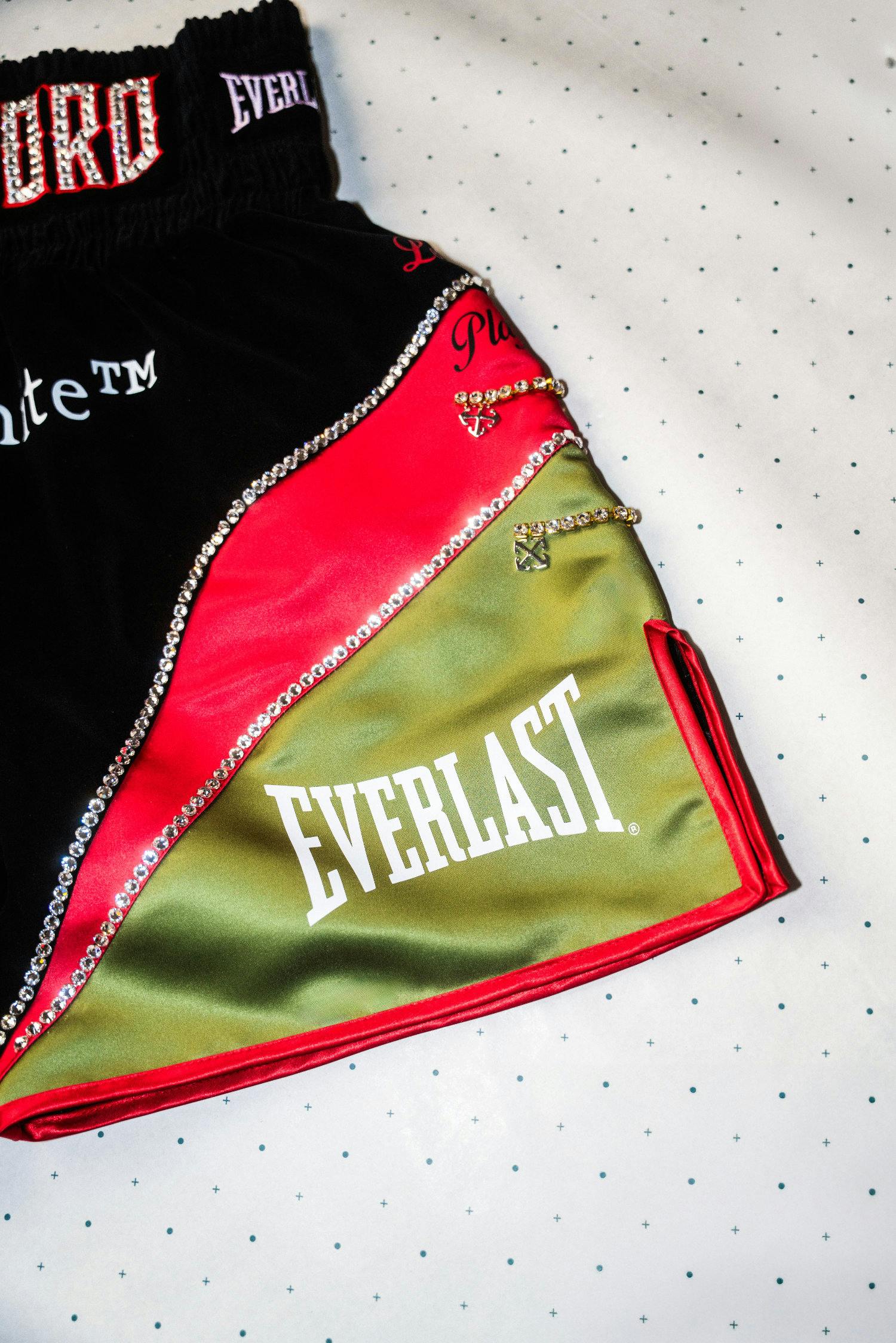 boxing fashion trend Off-White™ Terence Crawford