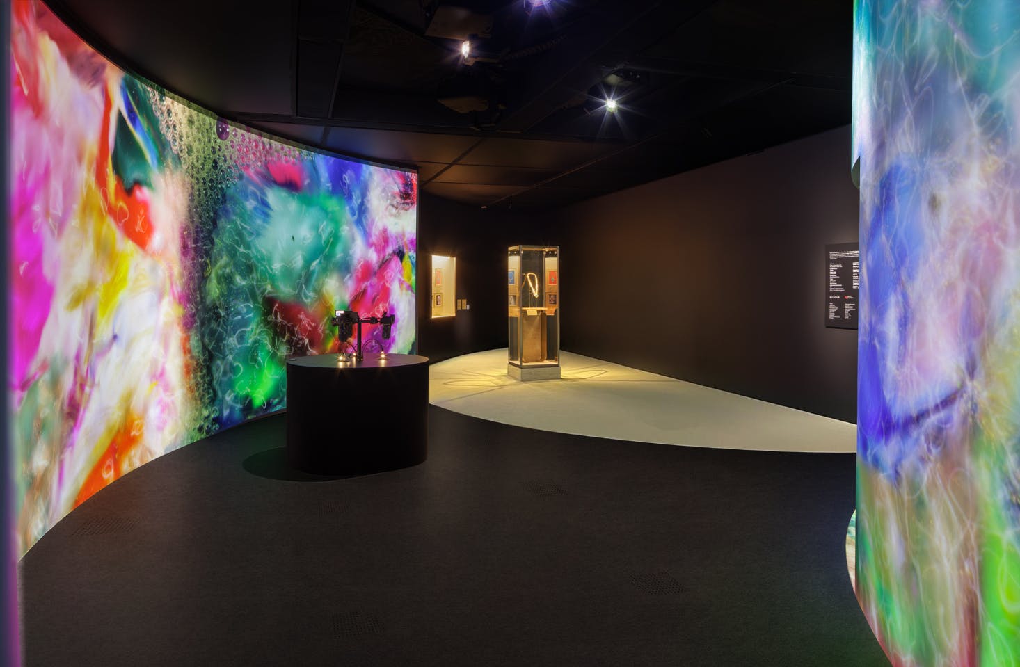アート・デザイン・音楽 BVLGARI KALEIDOS BVLGARI KALEIDOS: COLORS, CULTURES AND CRAFTS | Special