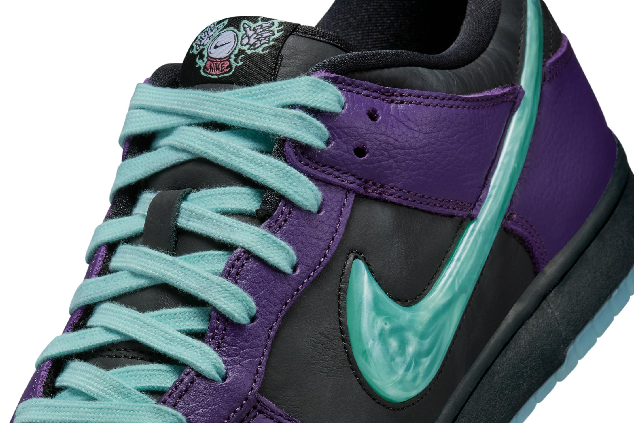 Nike Dunk Low Wizard